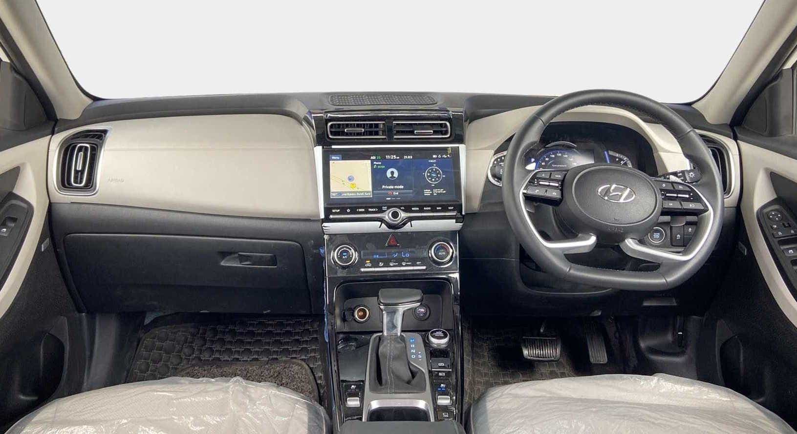 Dashboard and steering wheel view of a Hyundai Creta 2018-2023