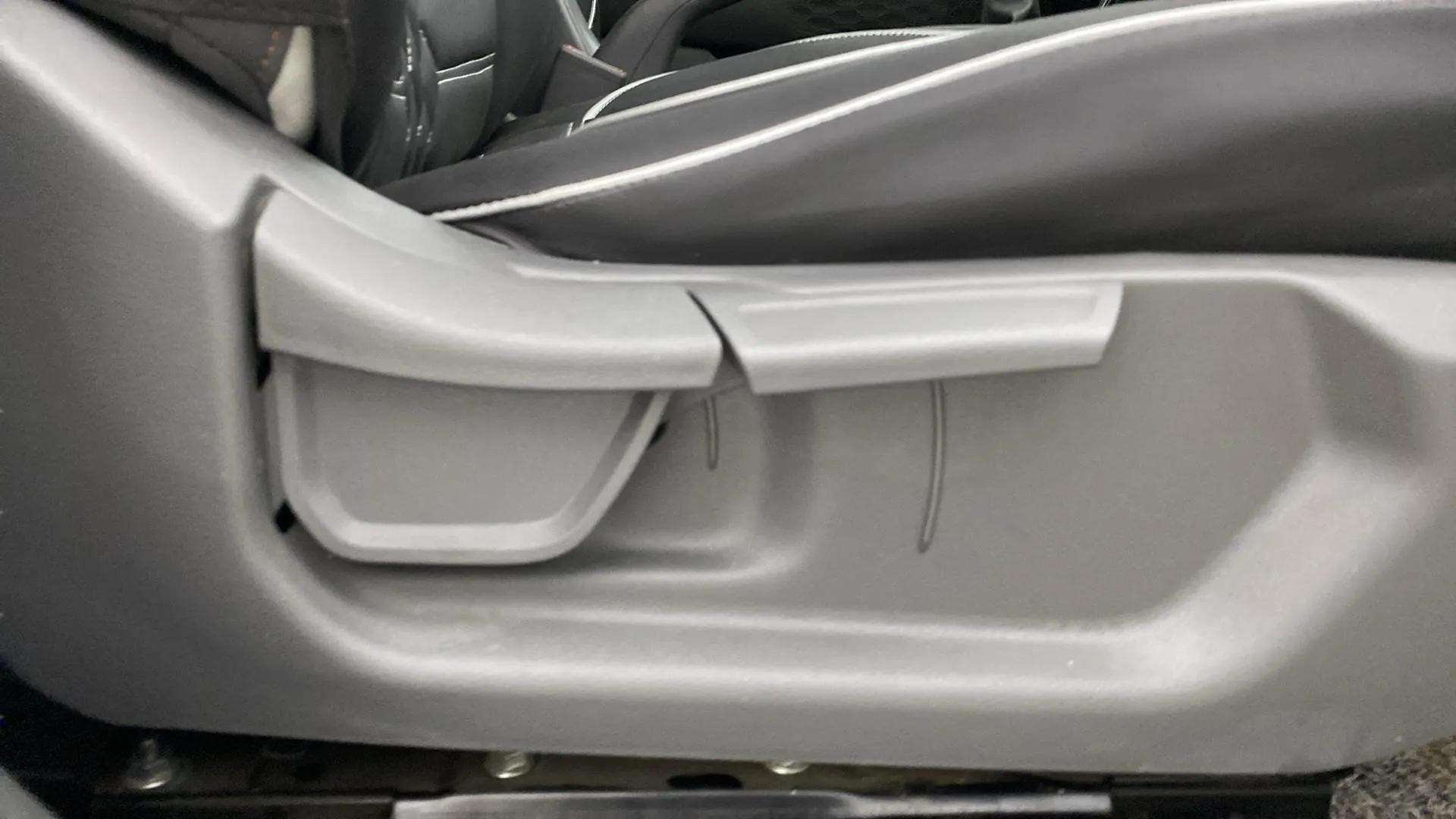 Seat adjustment lever of a Hyundai Creta