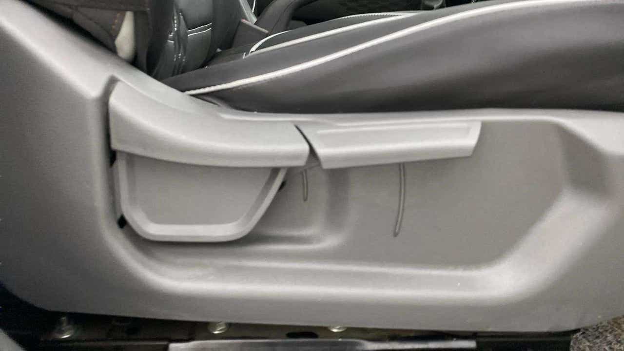 Seat adjustment lever of a Hyundai Creta