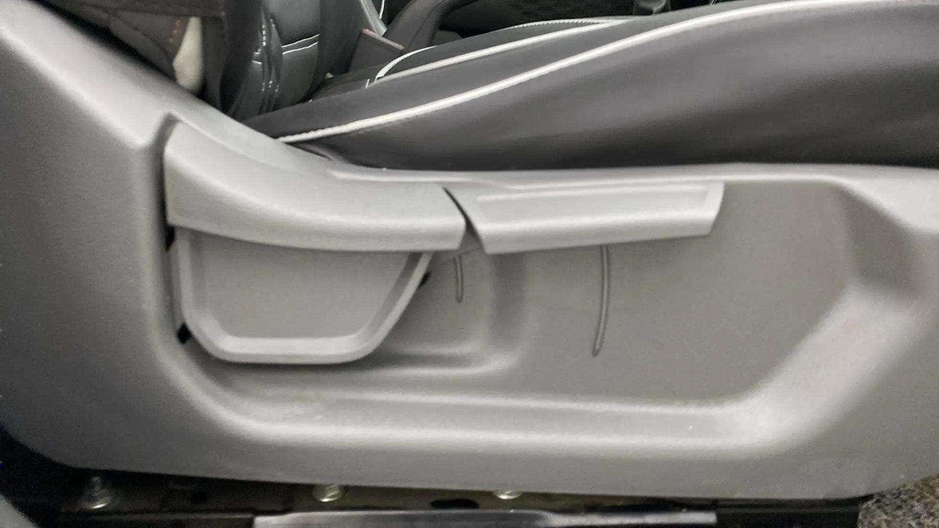 Seat adjustment lever of a Hyundai Creta