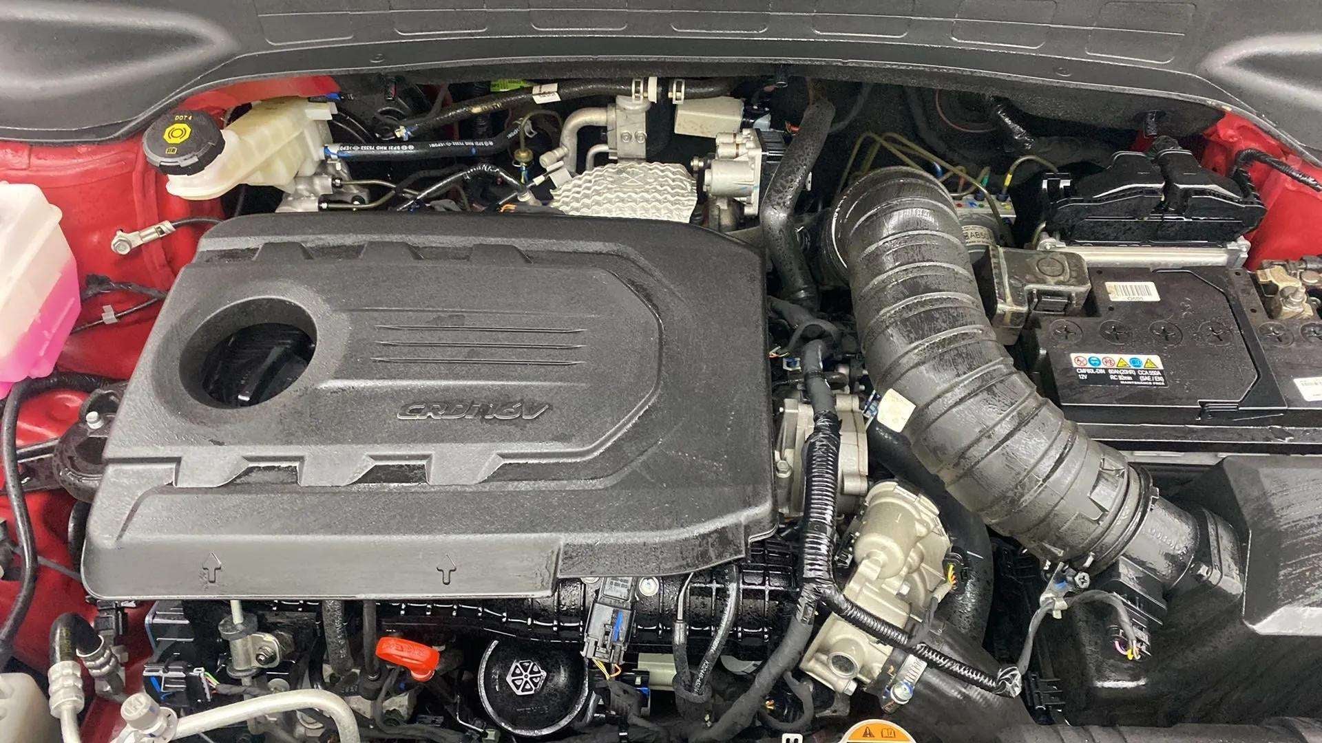 Engine bay of a Hyundai Creta 2018-2023