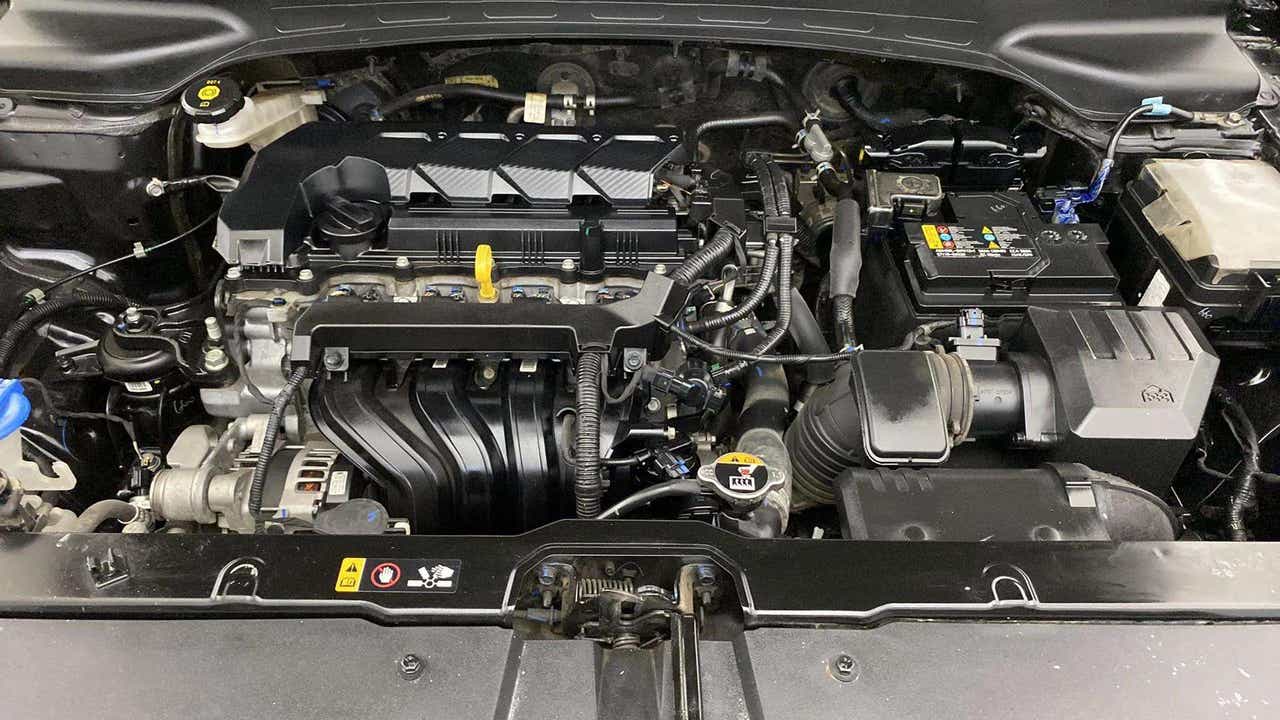 Engine bay of a Hyundai Creta 2018-2023