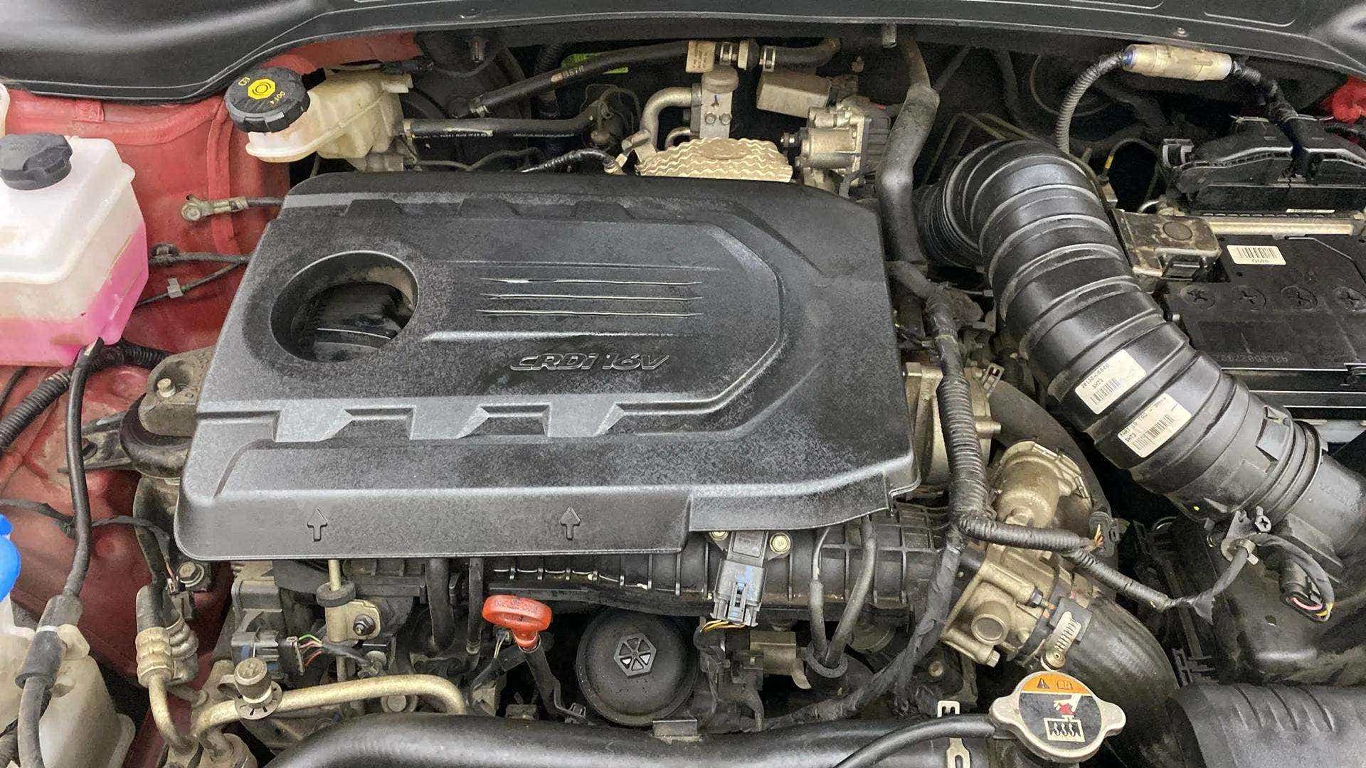 Engine bay view of a Hyundai Creta 2018-2023