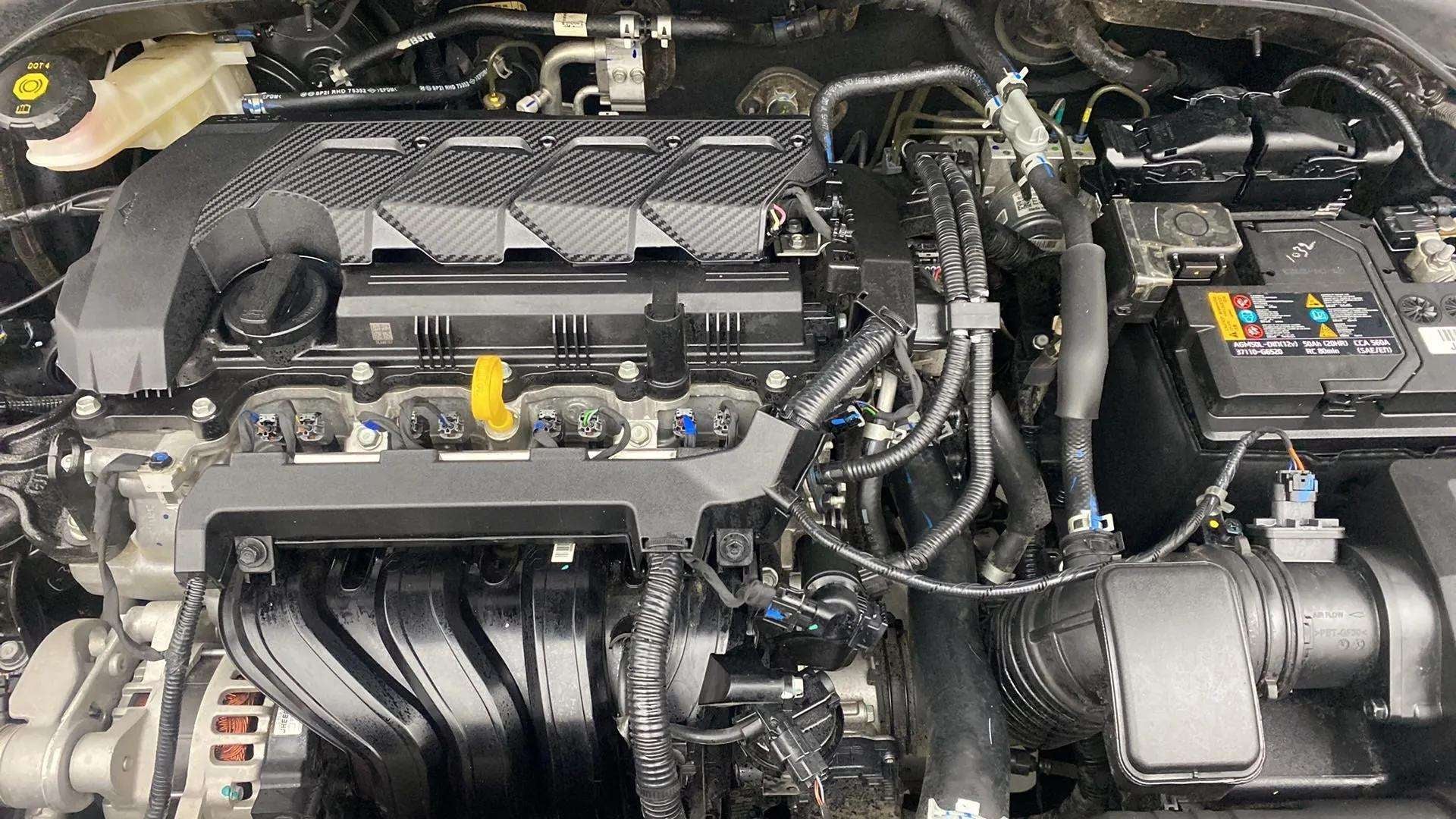 Engine bay of a Hyundai Creta 2018-2023