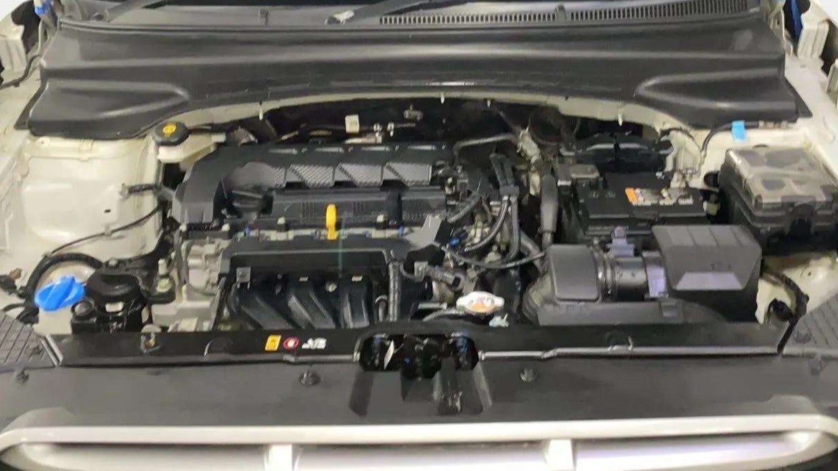Engine bay of a Hyundai Creta 2018-2023