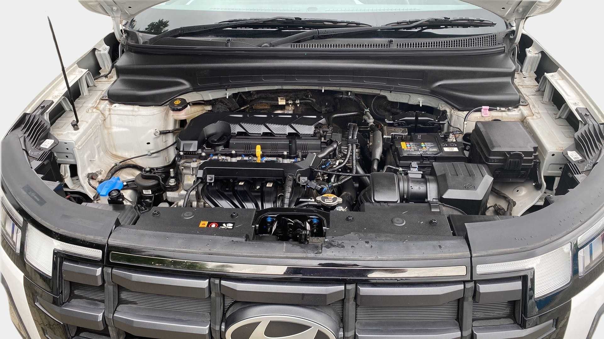 Engine bay of a Hyundai Creta