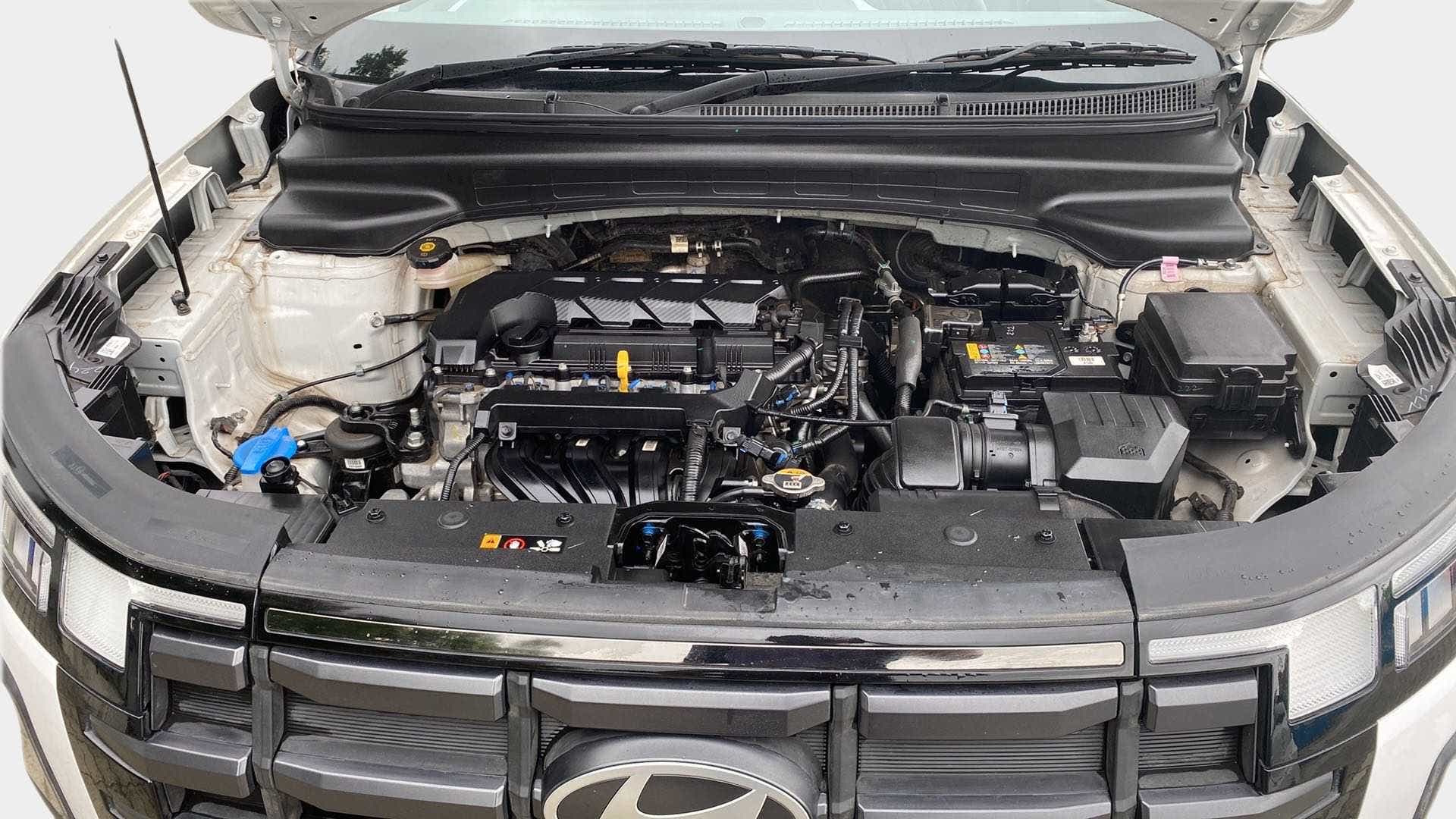 Engine bay of a Hyundai Creta