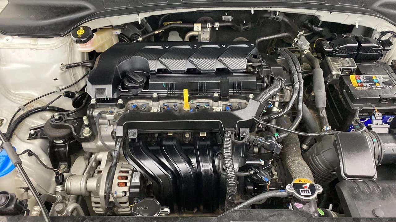 Engine bay of a Hyundai Creta 2018-2023