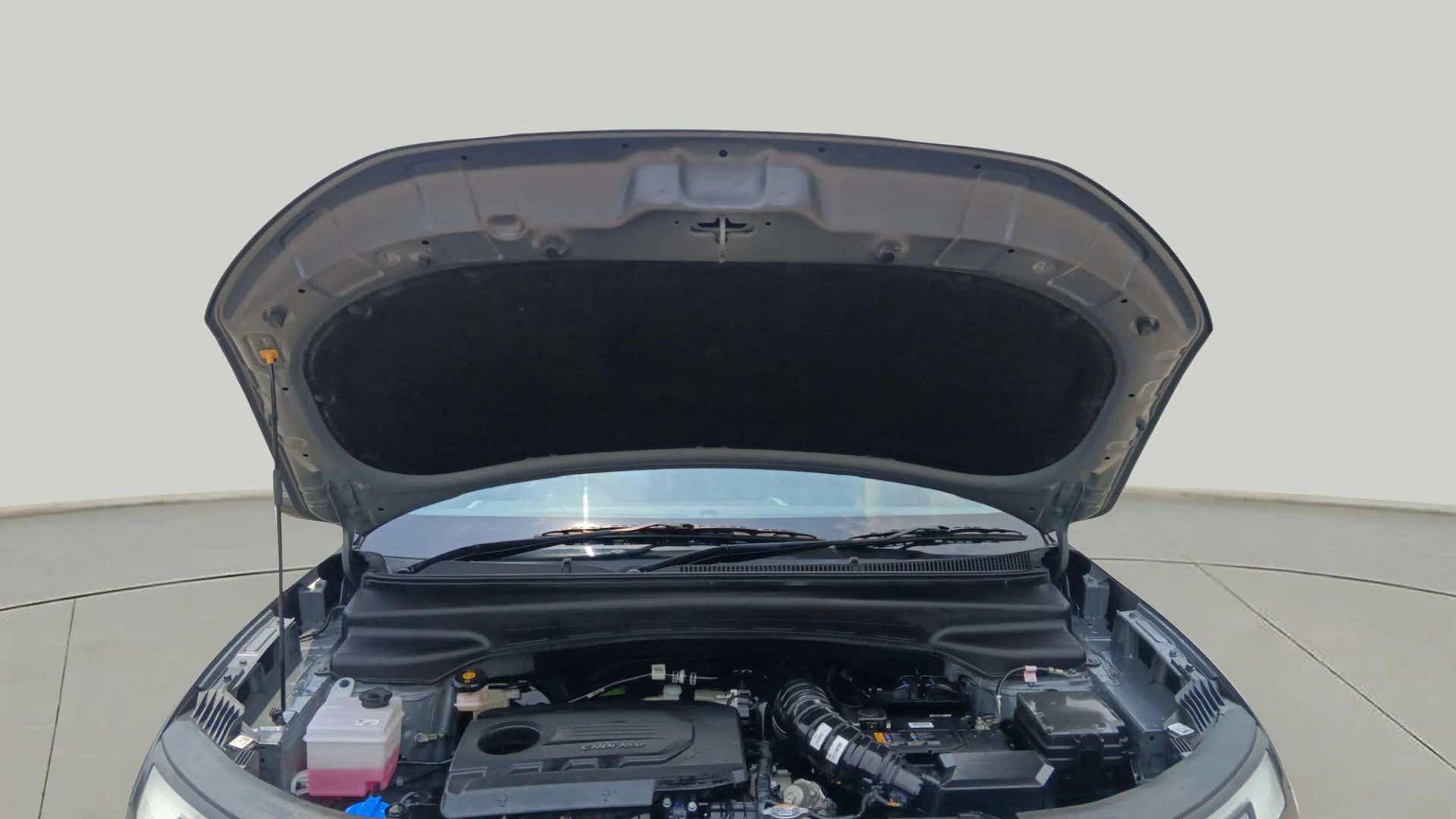 Engine bay view of a Hyundai Creta