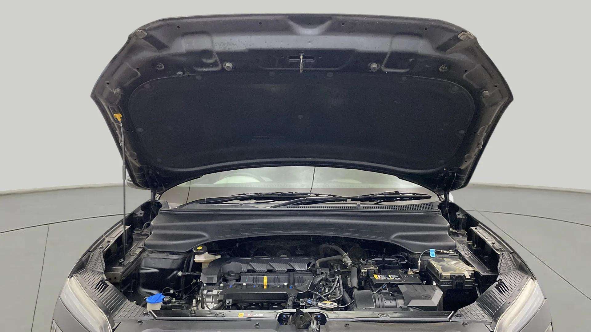 Engine bay of a Hyundai Creta 2018-2023