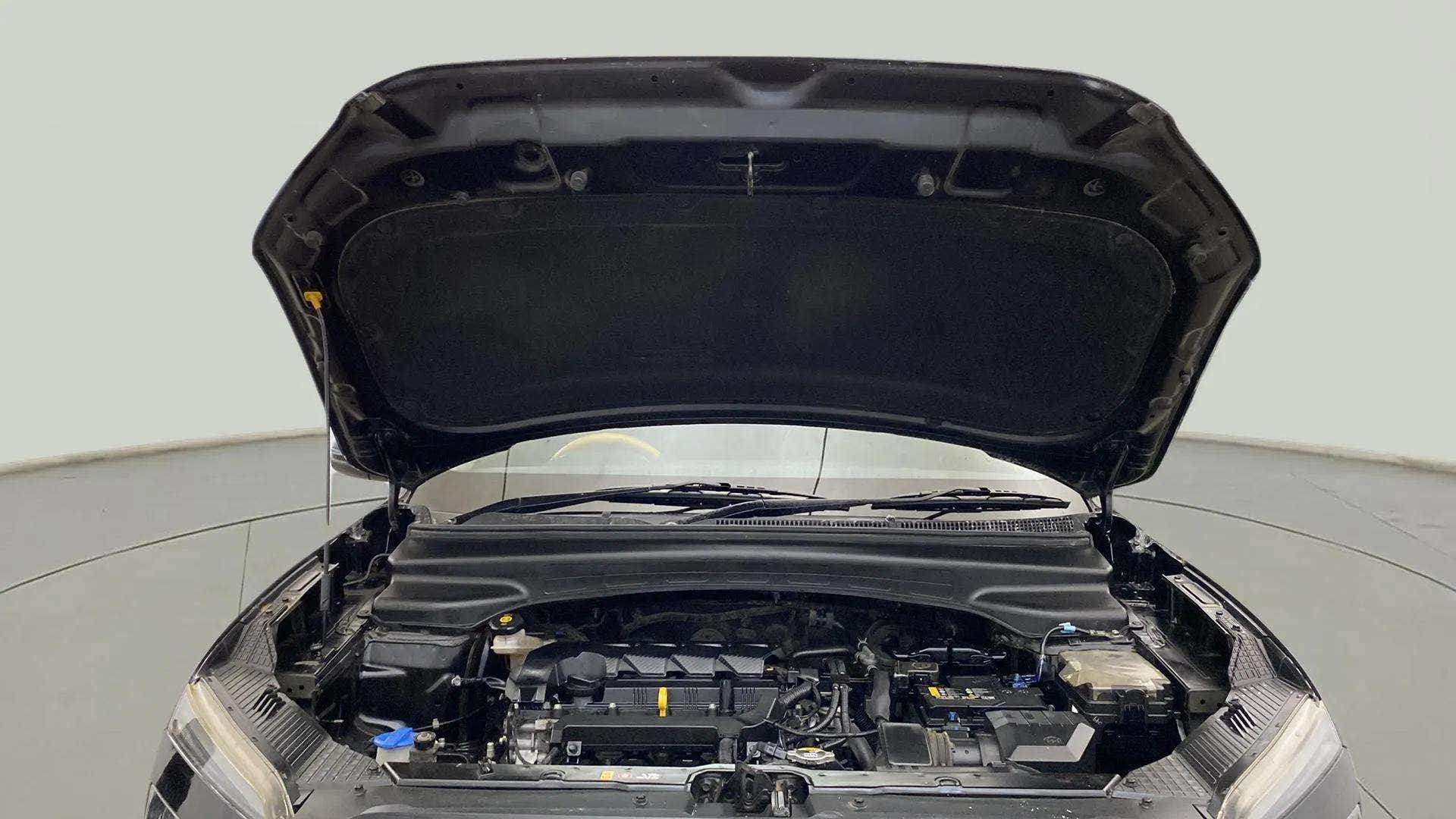 Engine bay of a Hyundai Creta 2018-2023