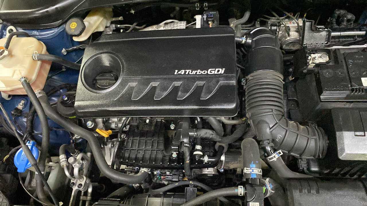 Engine bay view of a Hyundai Creta 2018-2023