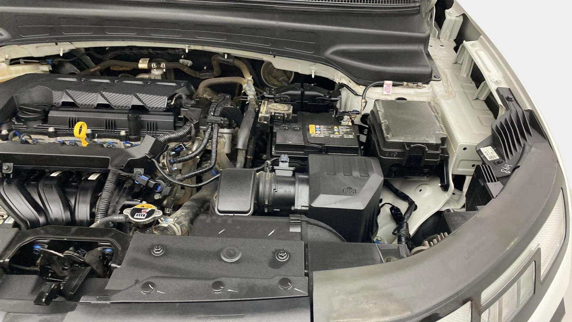 Engine bay of a Hyundai Creta
