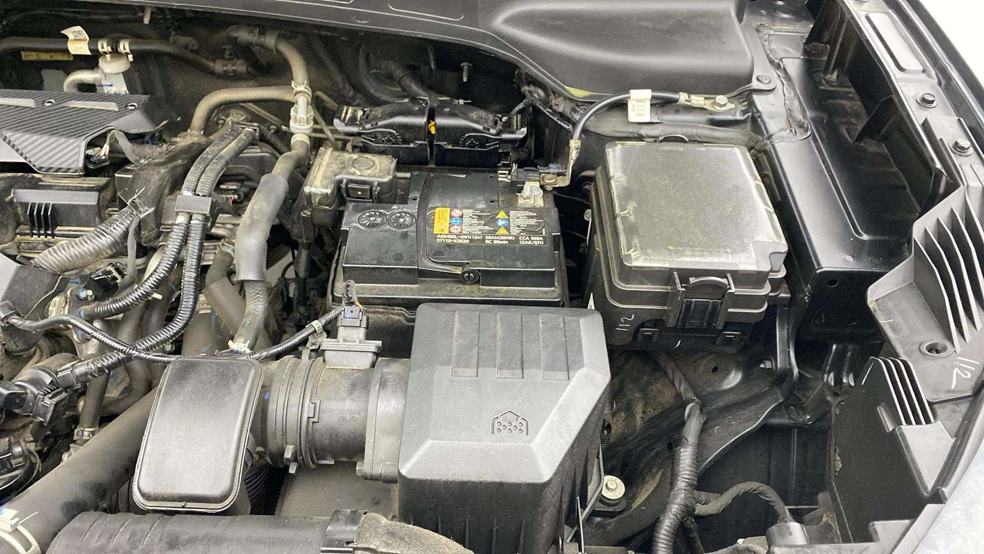 Engine bay of a Hyundai Creta