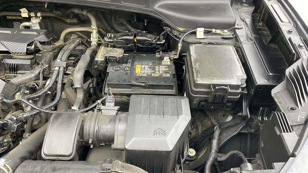 Engine bay of a Hyundai Creta