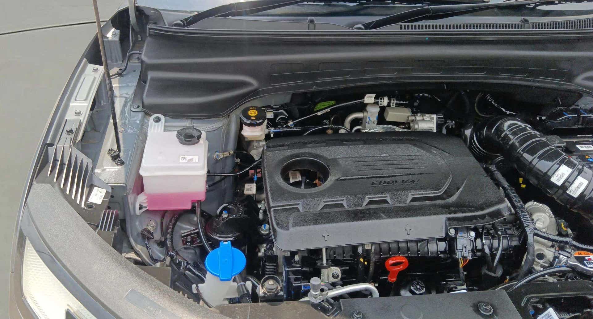 Engine bay of a Hyundai Creta
