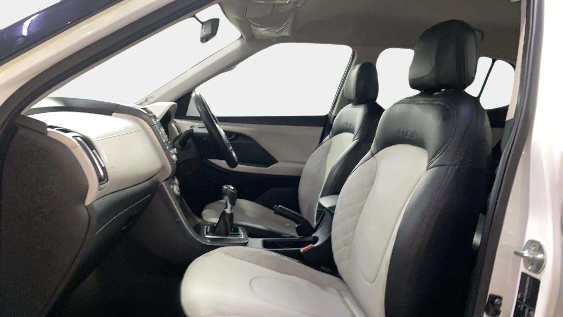 Front interior view of a Hyundai Creta 2018-2023