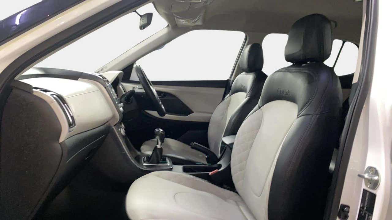 Front interior view of a Hyundai Creta 2018-2023