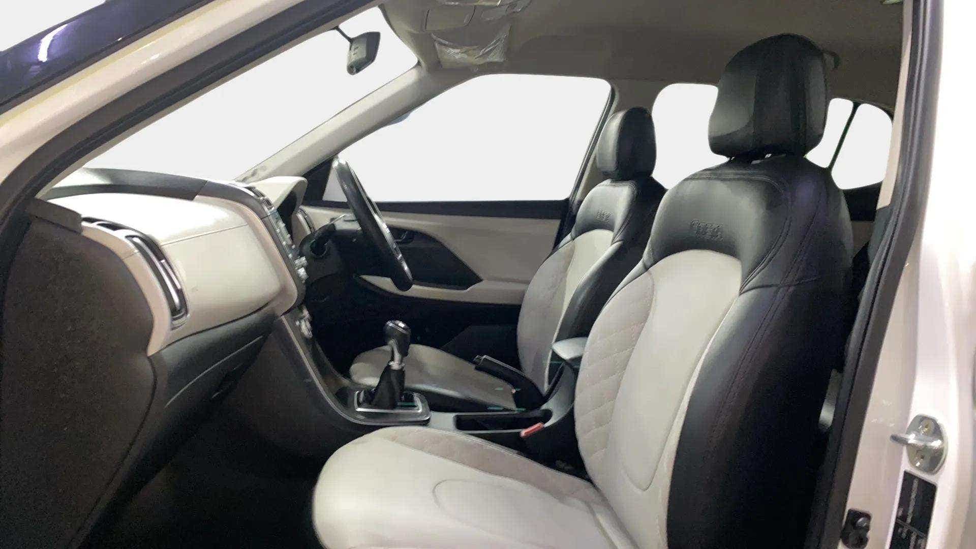 Front interior view of a Hyundai Creta 2018-2023