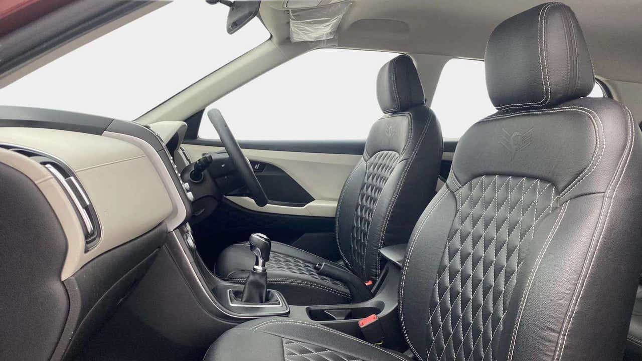 Front interior view of a Hyundai Creta 2018-2023