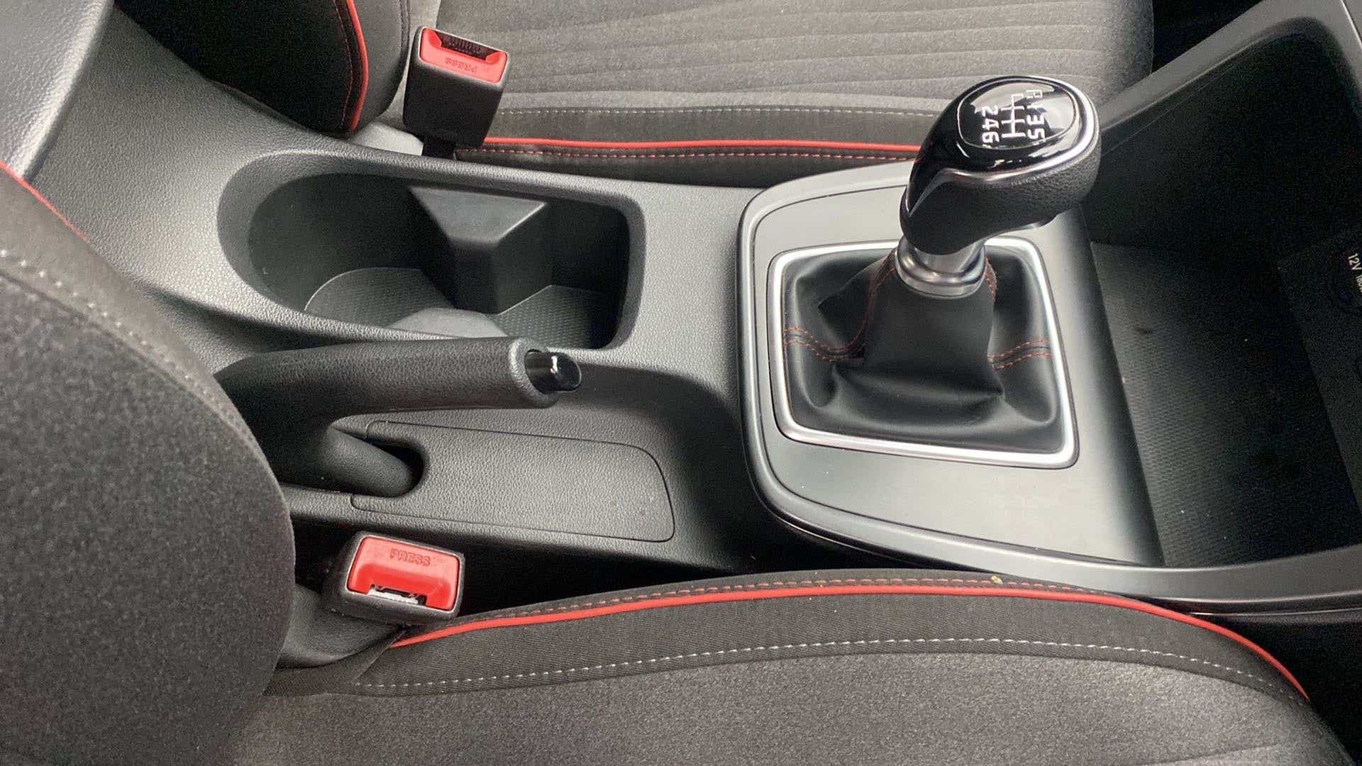Gear shifter and center console of a Hyundai Creta 2018-2023