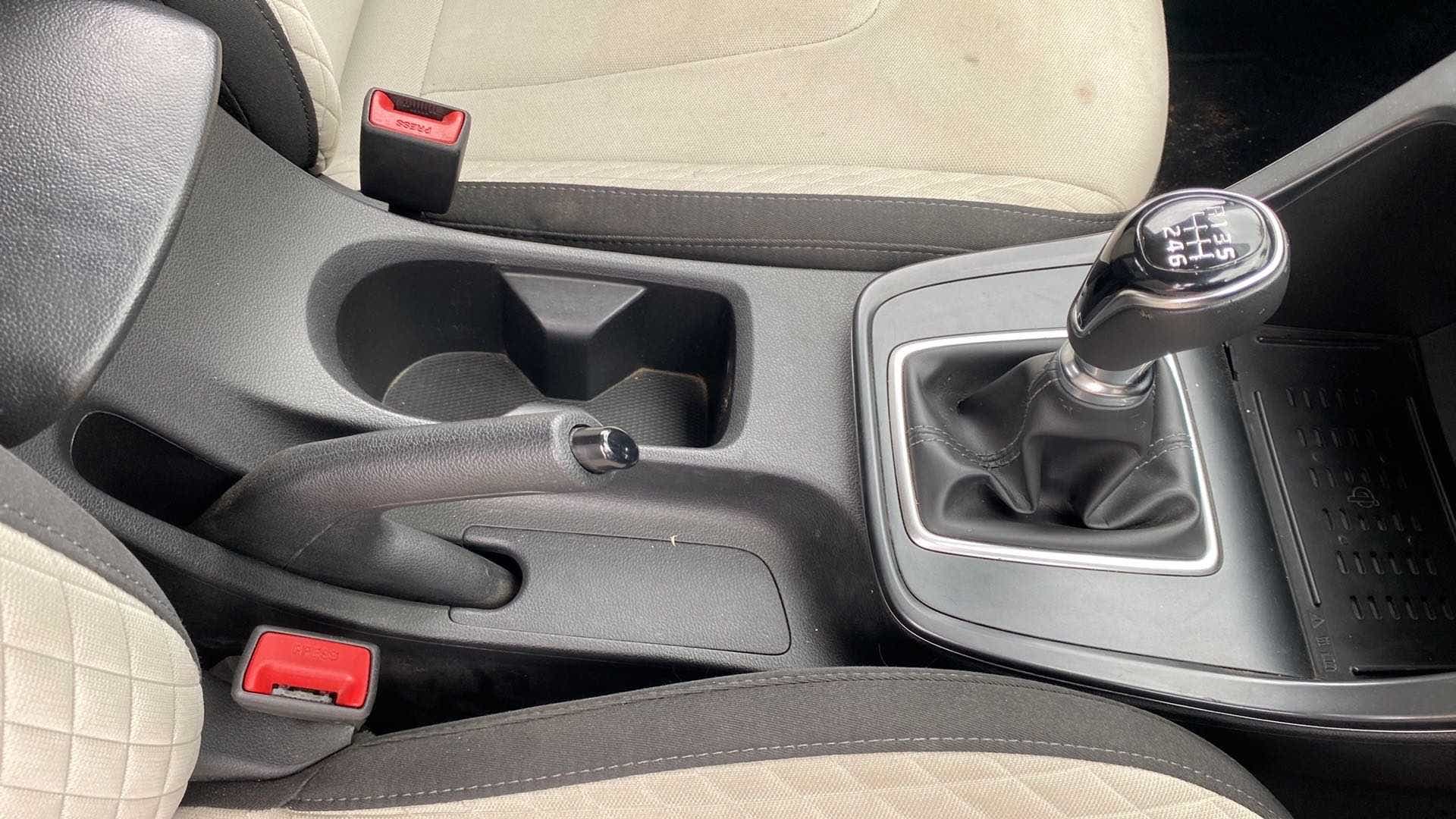 Gear lever and center console of a Hyundai Creta 2018-2023