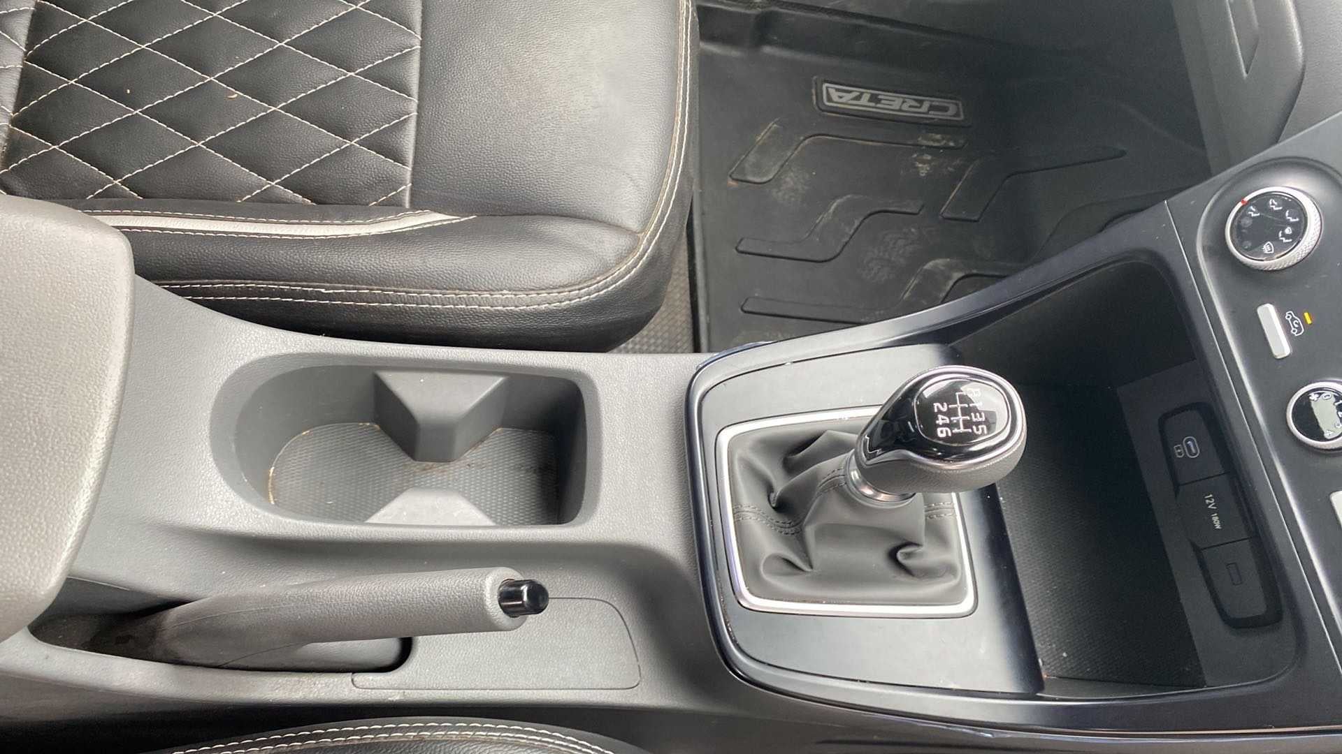 Interior gear shift and center console of a Hyundai Creta