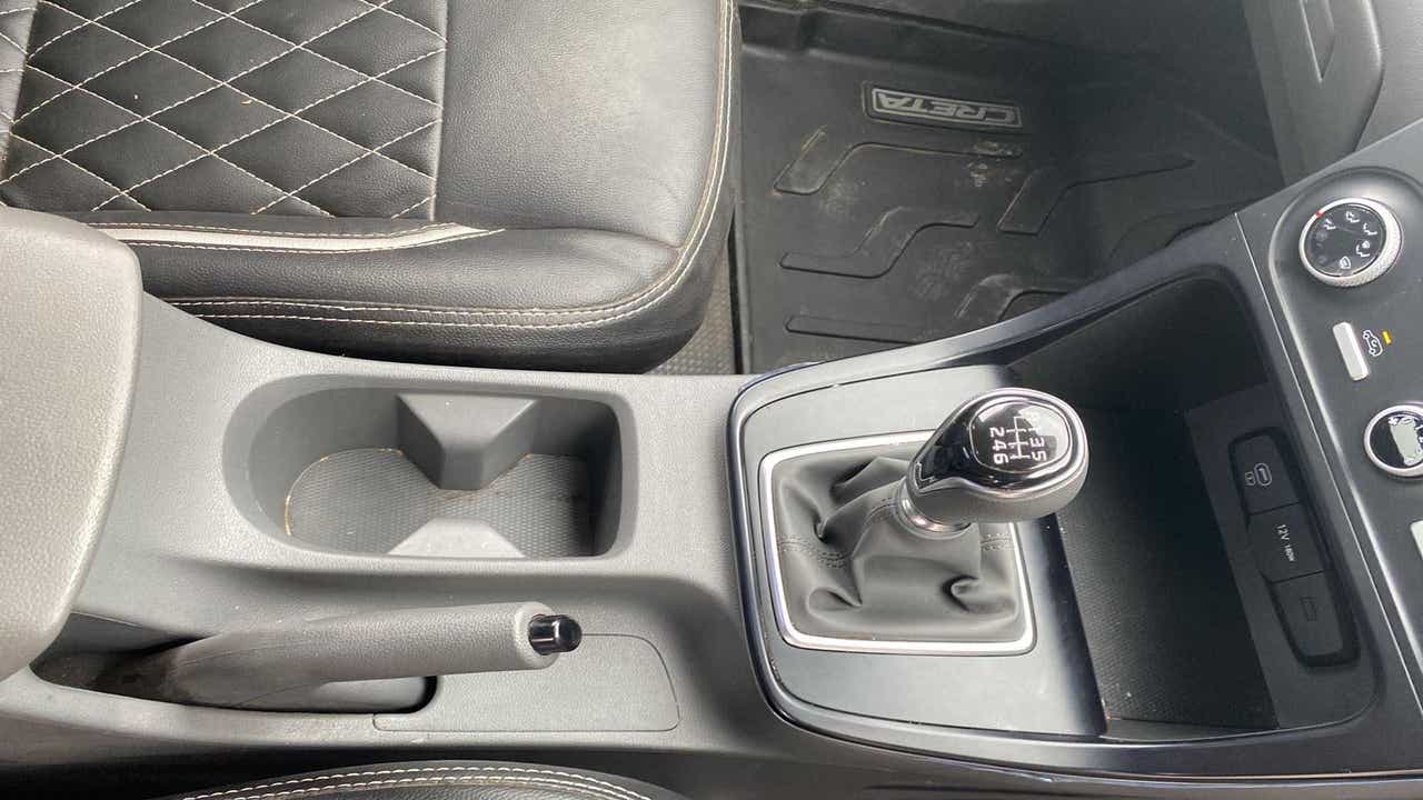 Interior gear shift and center console of a Hyundai Creta