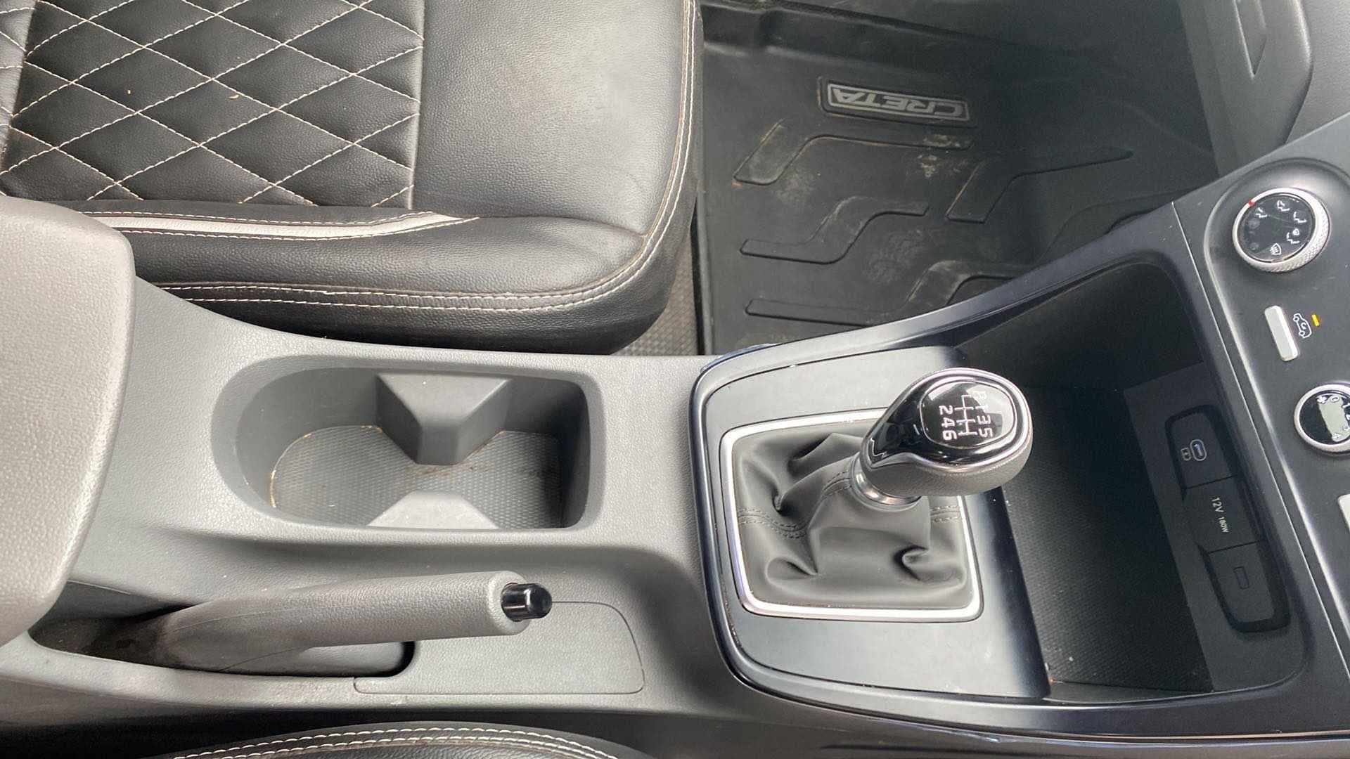 Interior gear shift and center console of a Hyundai Creta