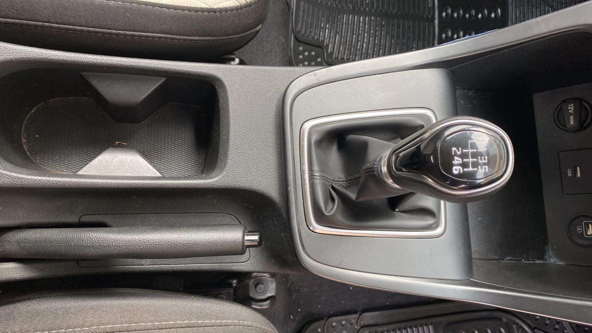 Gear lever and center console of a Hyundai Creta 2018-2023