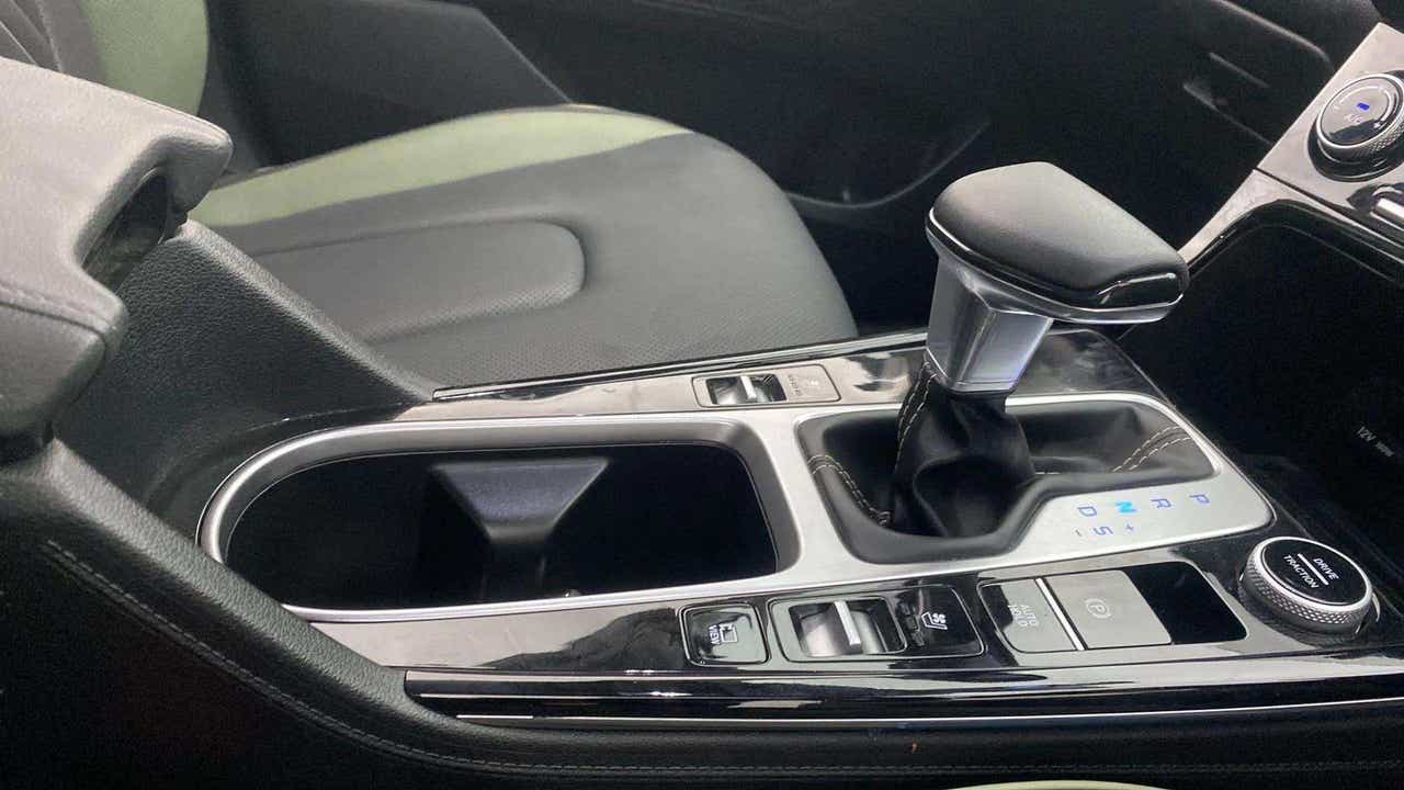 Gear console and center controls of a Hyundai Creta 2018-2023