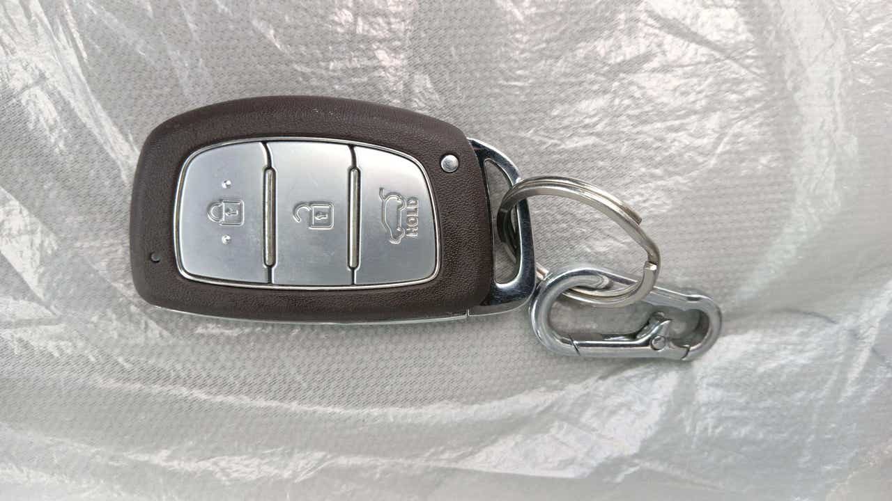 Key fob of a Hyundai Creta