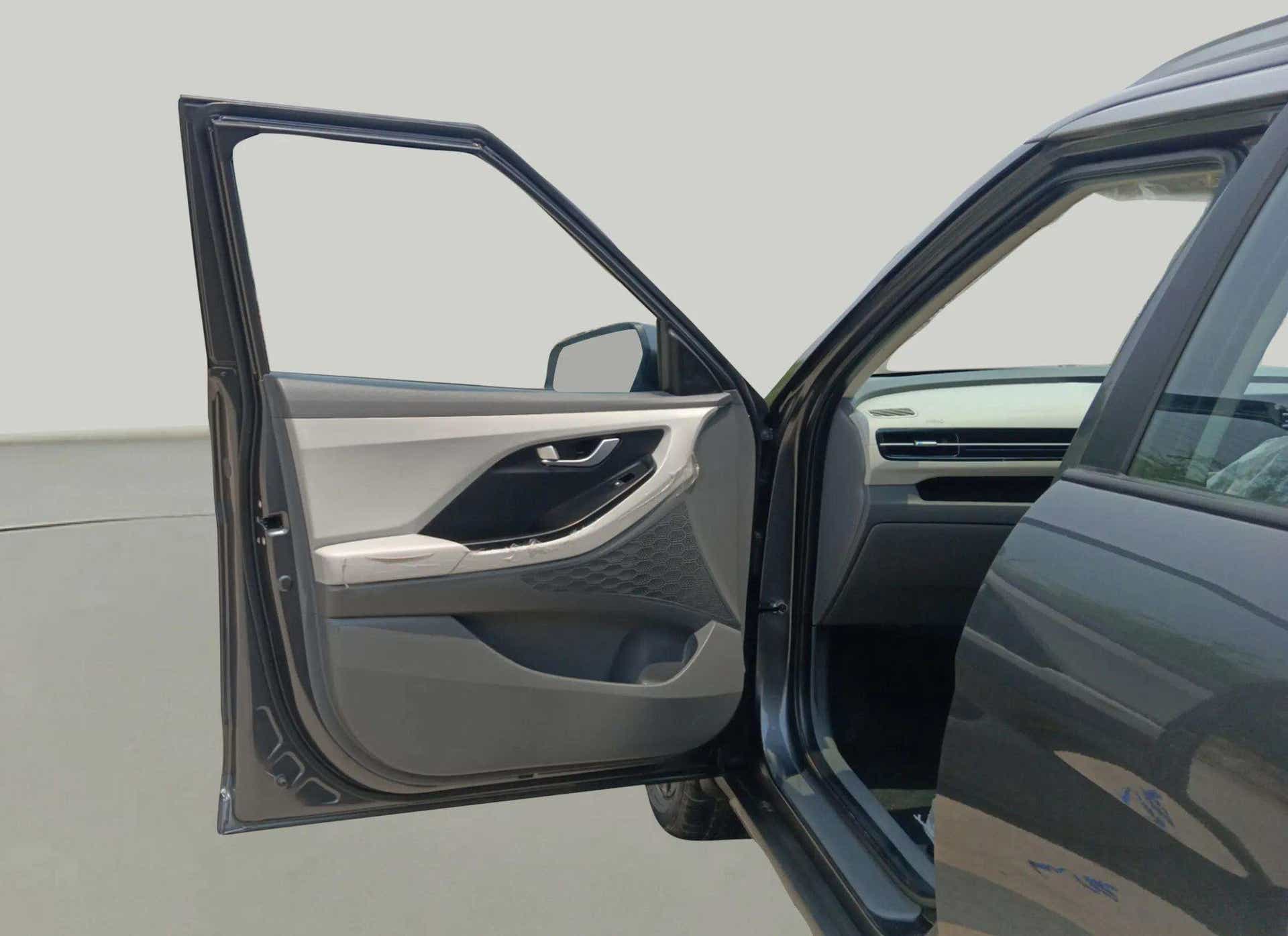 Front door interior of a Hyundai Creta