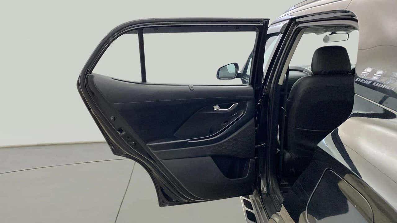 Rear door interior view of a Hyundai Creta 2018-2023