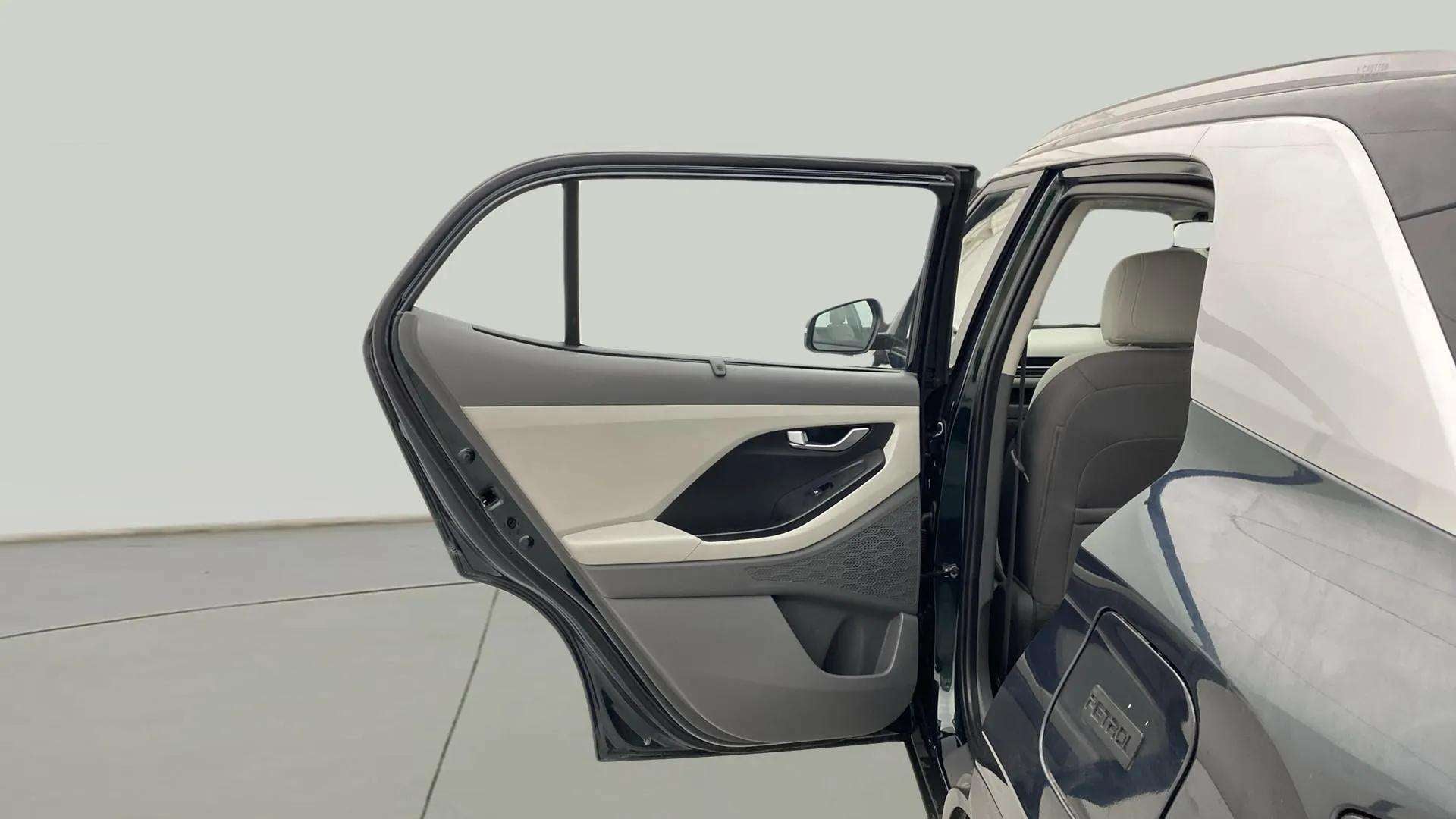 Rear door interior of a Hyundai Creta