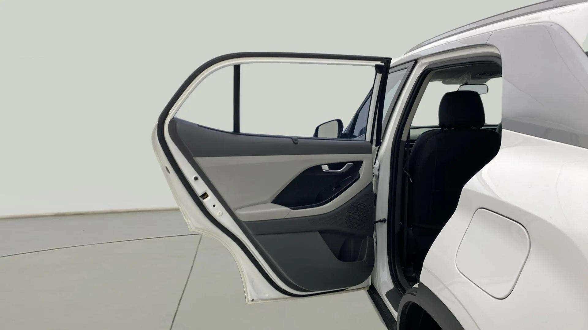 Rear door interior of a Hyundai Creta