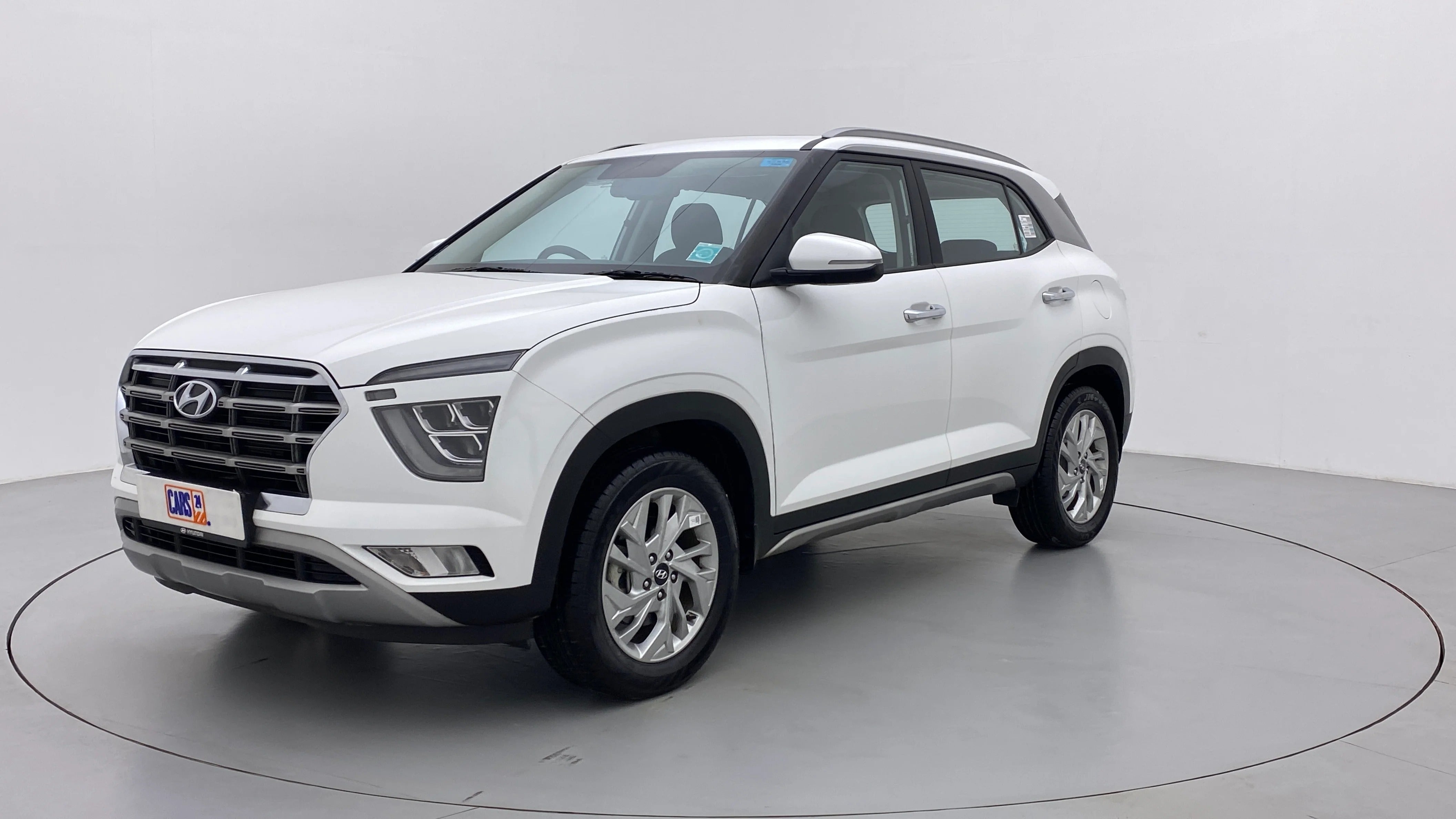 Front three-quarter view of a Hyundai Creta 2018-2023