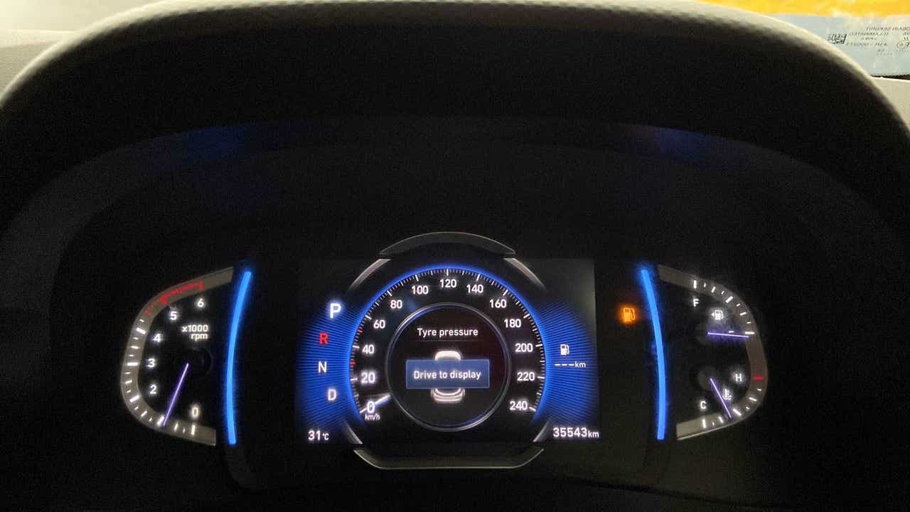 Instrument cluster display of a Hyundai Creta 2018-2023