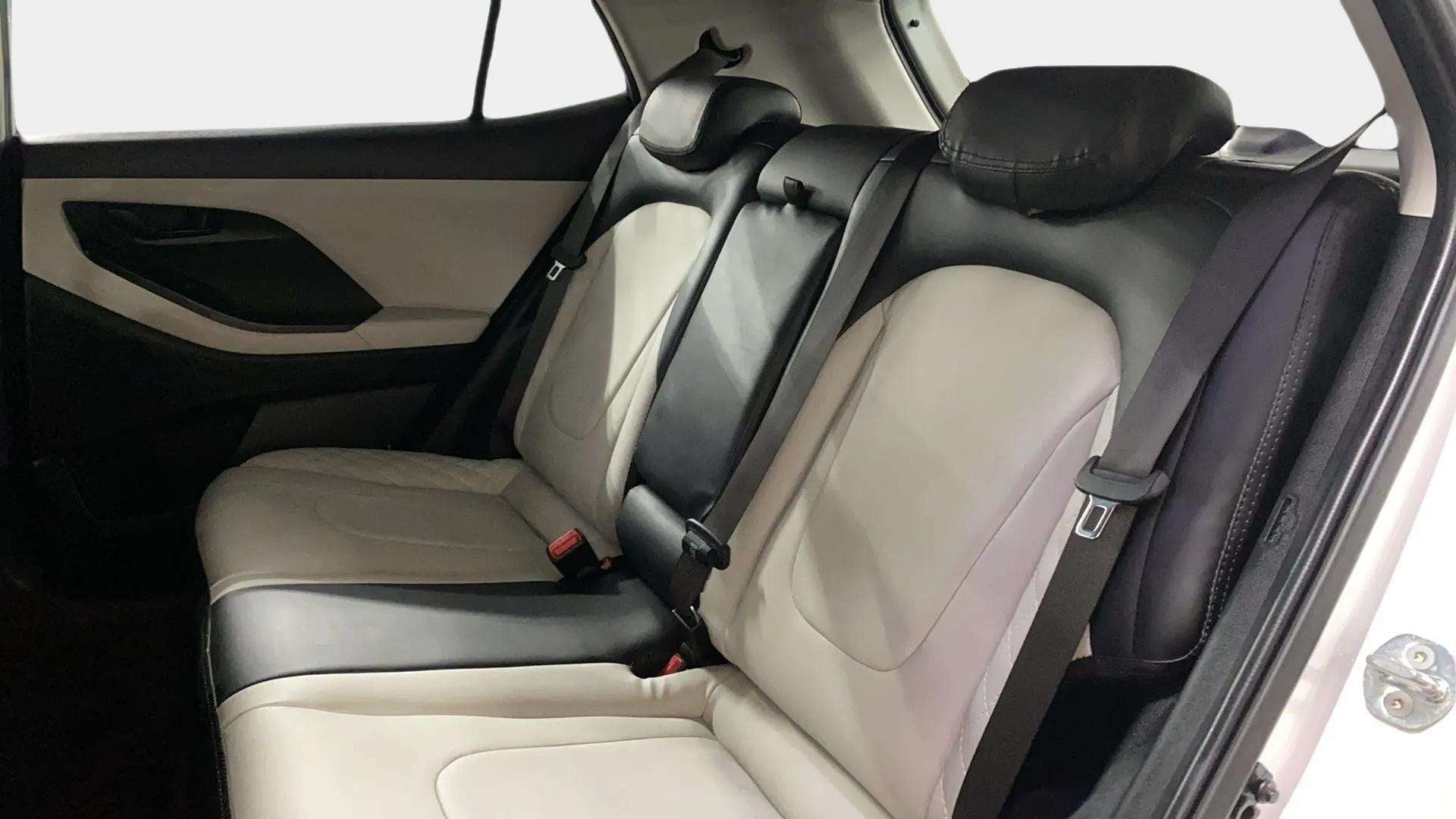 Rear seat view of a Hyundai Creta 2018-2023