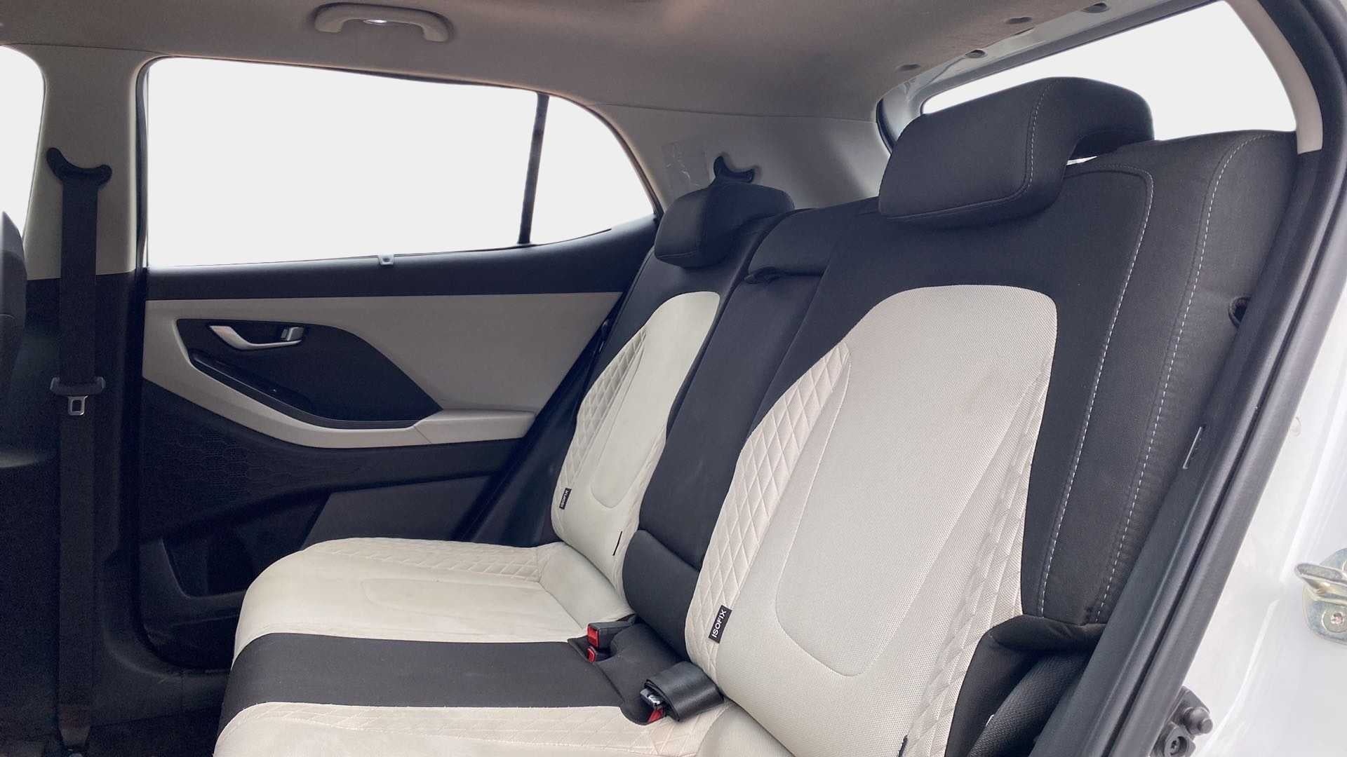 Rear seat view of a Hyundai Creta 2018-2023