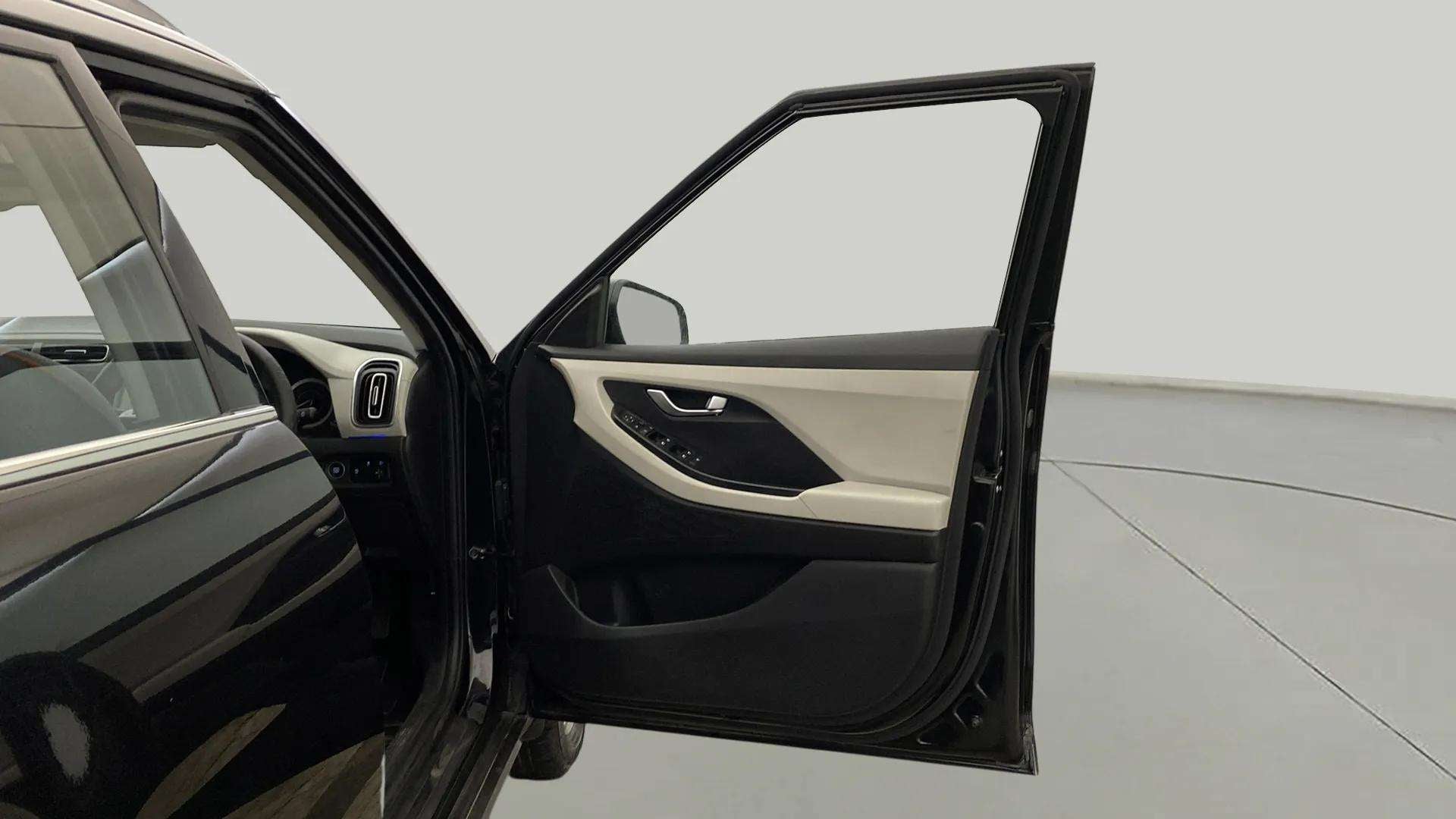 Driver side door panel of a Hyundai Creta 2018-2023