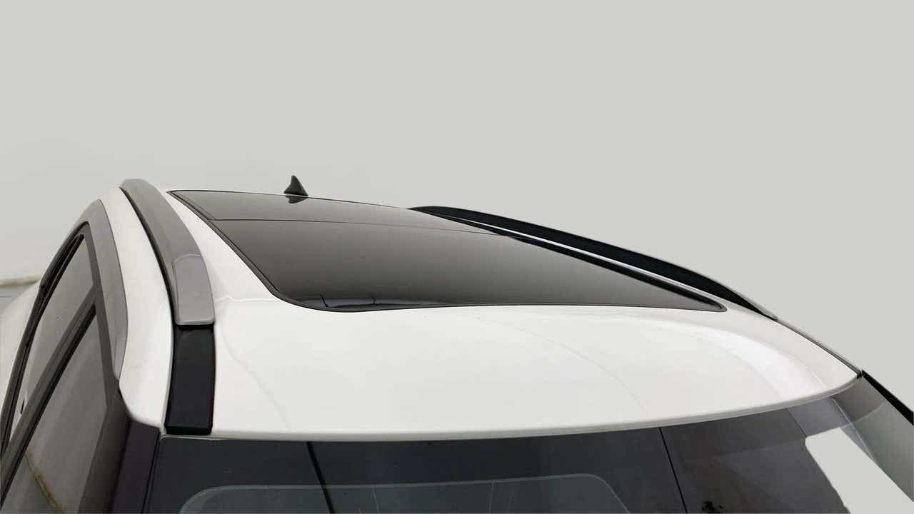 Sunroof close-up of a Hyundai Creta