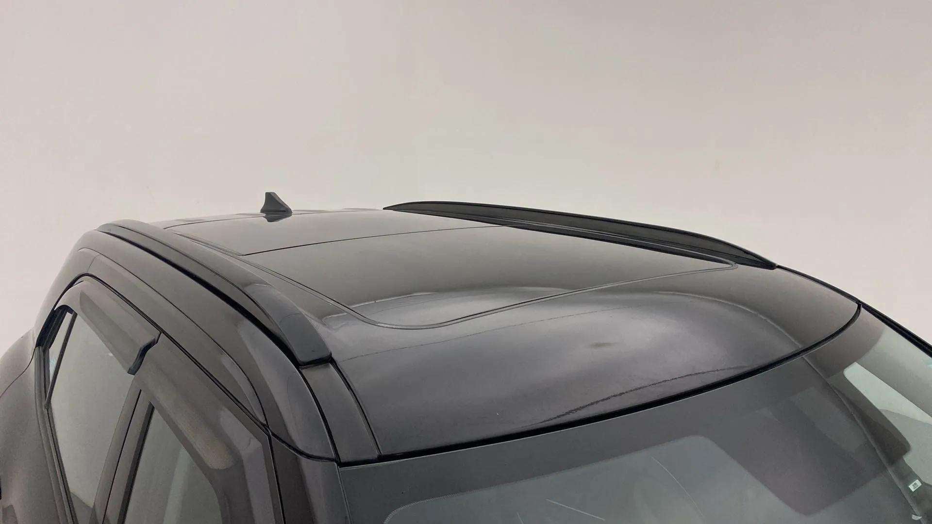 Sunroof and roof rails view of a Hyundai Creta 2018-2023