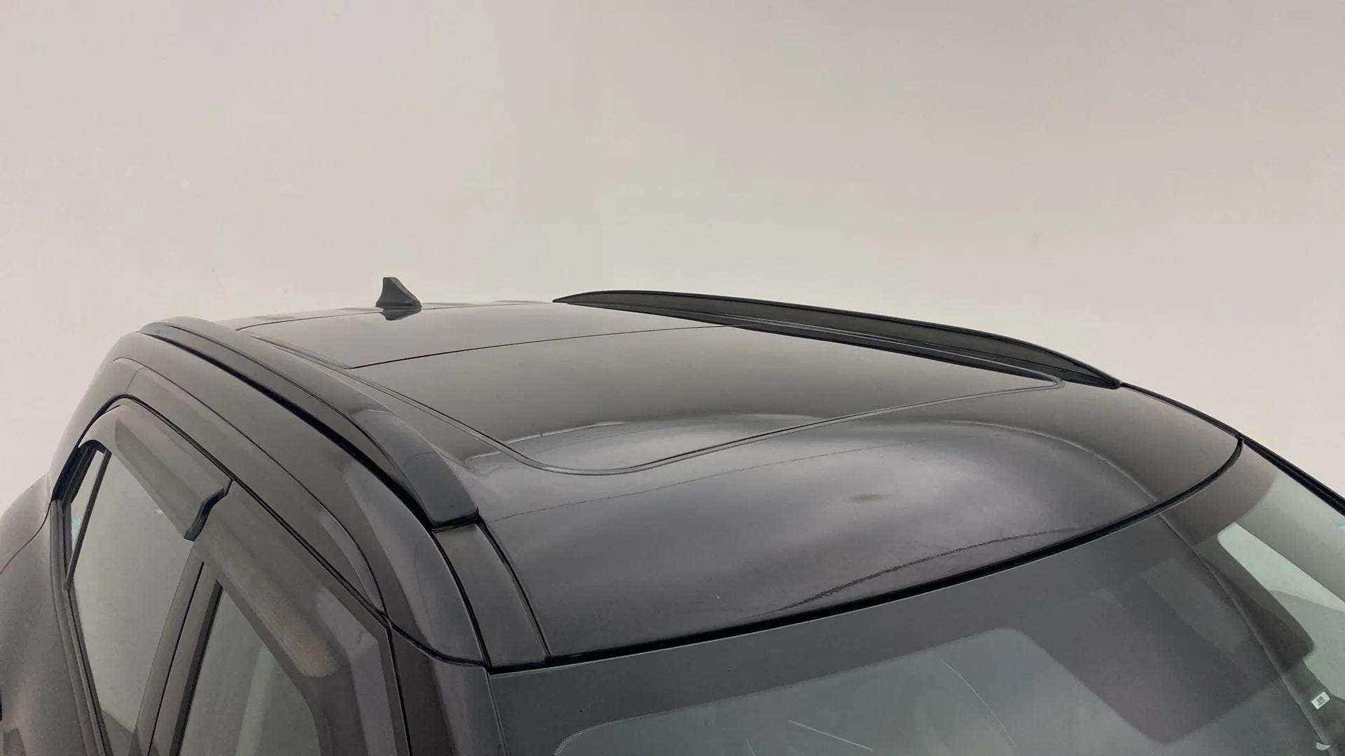 Sunroof and roof rails view of a Hyundai Creta 2018-2023