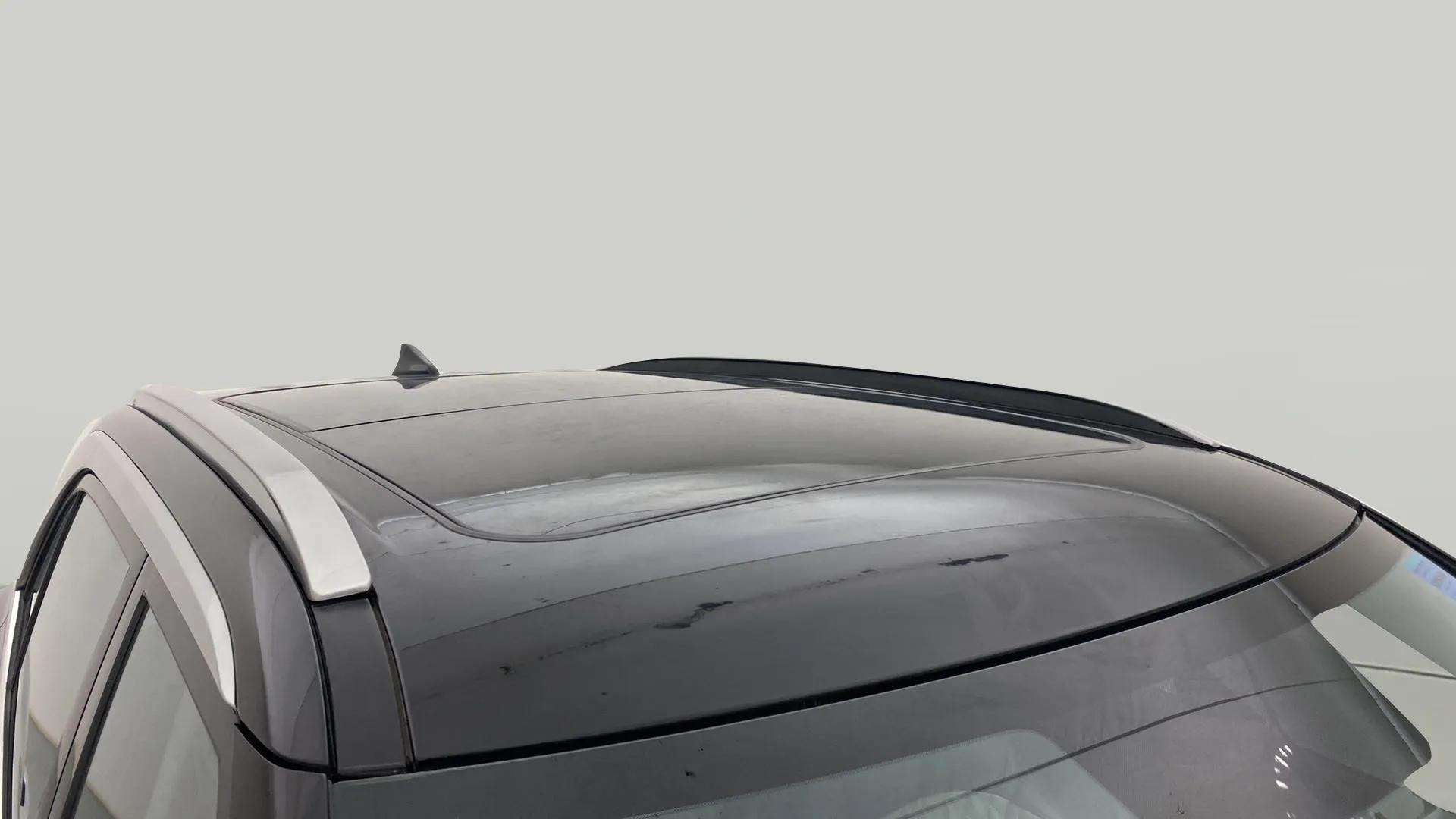 Sunroof and roof rail view of a Hyundai Creta 2018-2023