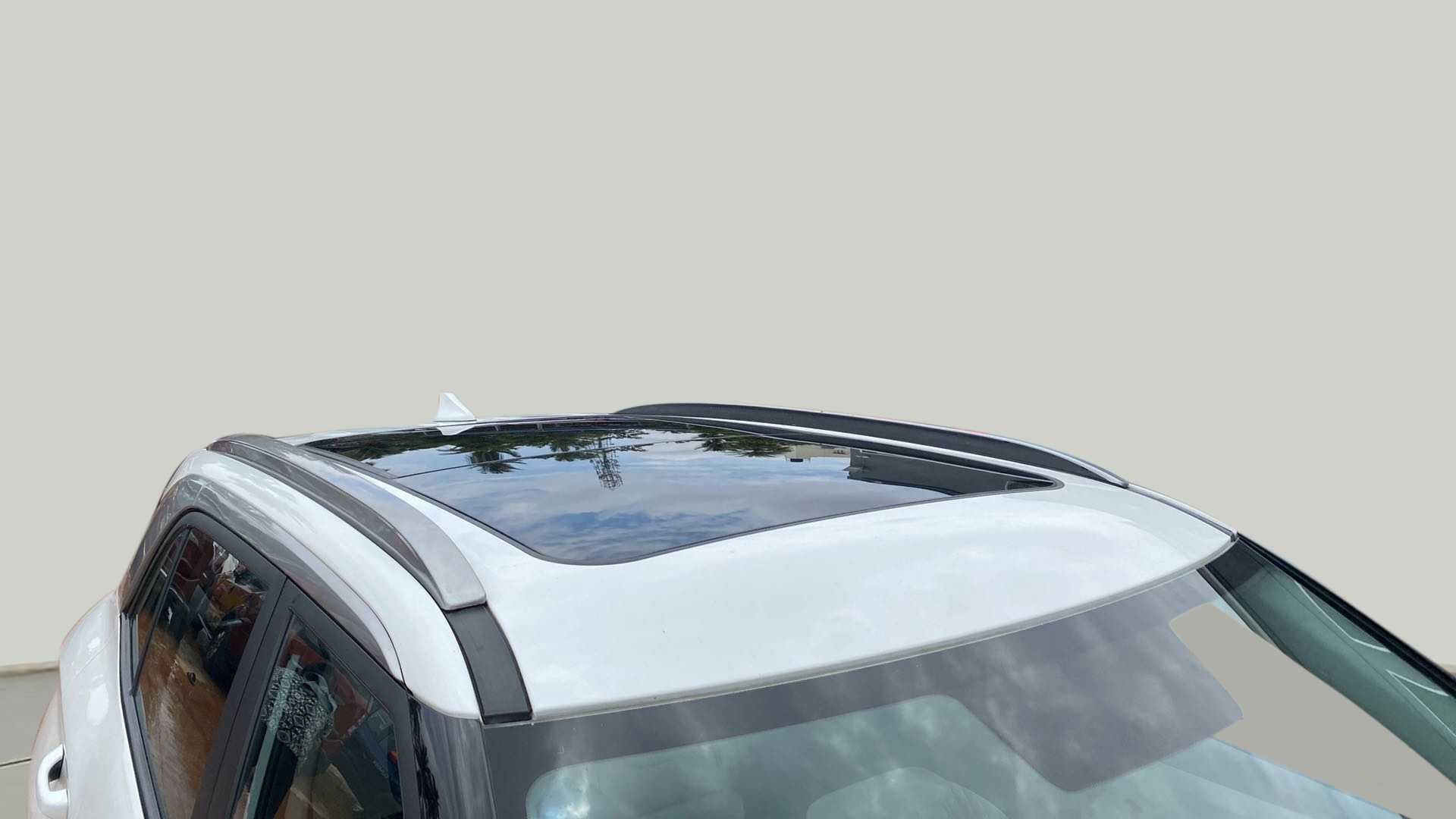 Sunroof view of a Hyundai Creta 2018-2023