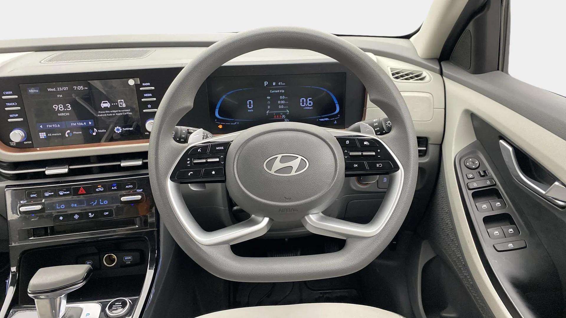 Steering wheel and dashboard of a Hyundai Creta