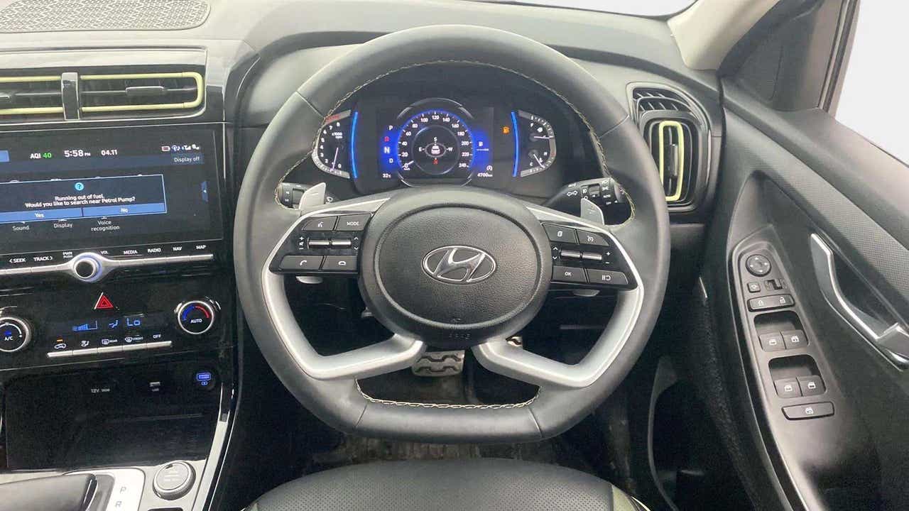 Dashboard and steering wheel of a Hyundai Creta 2018-2023
