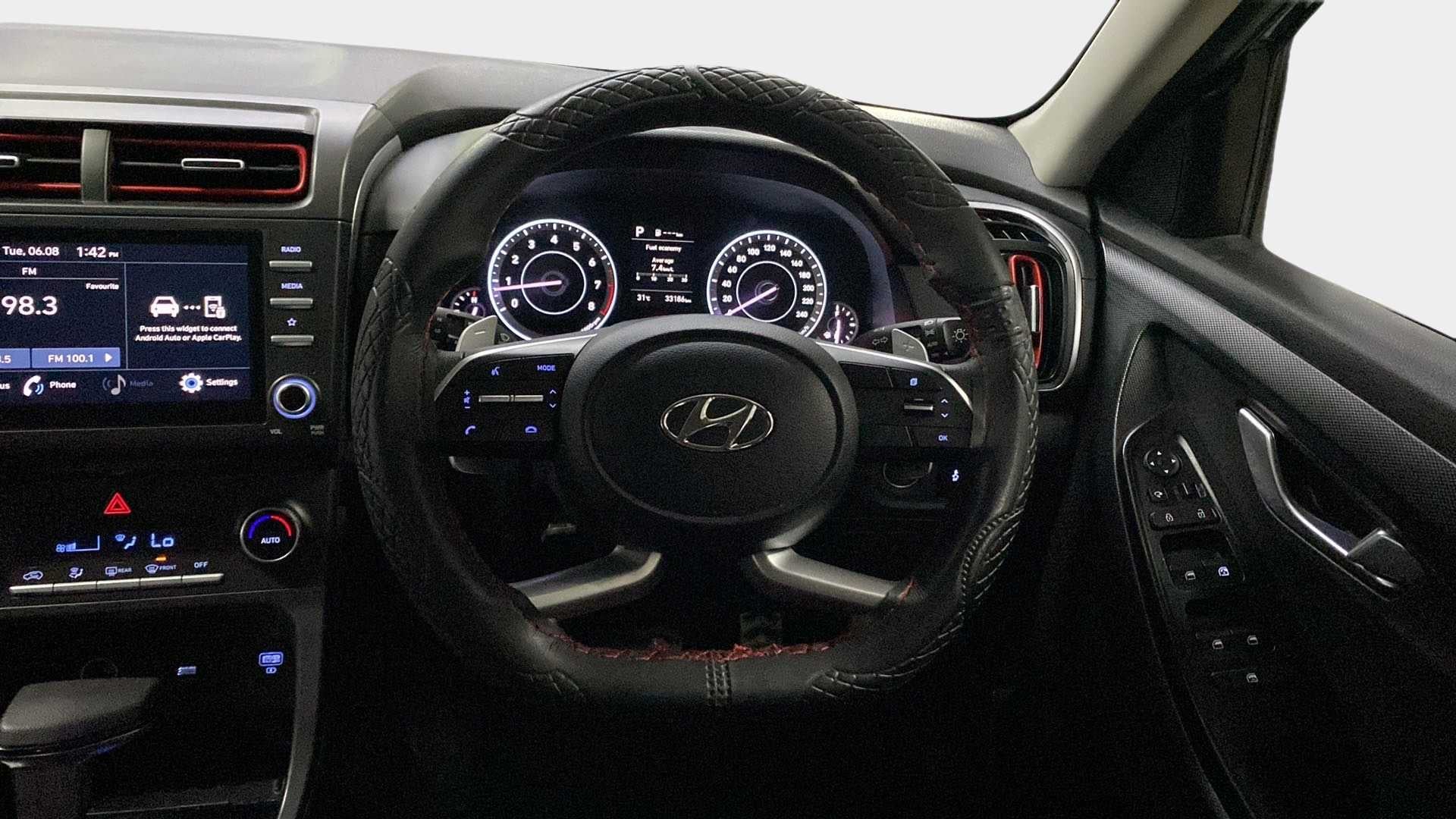 Dashboard and steering wheel of a Hyundai Creta 2018-2023