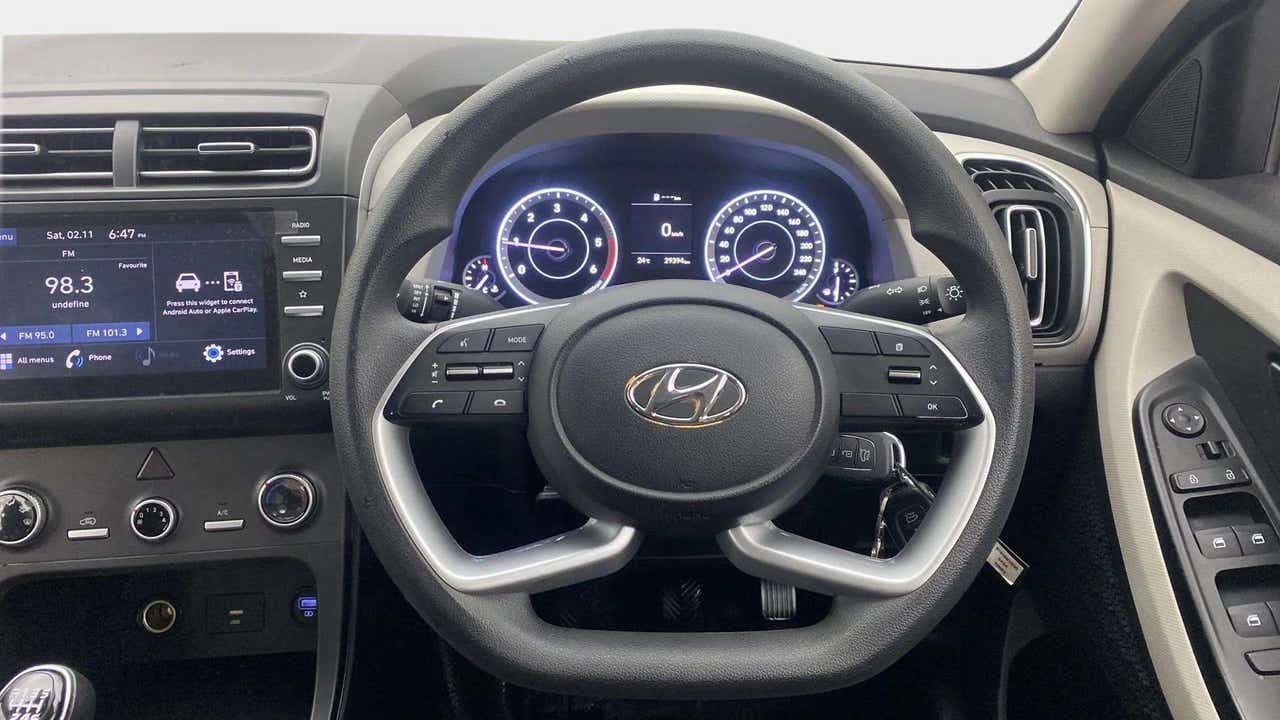 Dashboard and steering wheel view of a Hyundai Creta 2018-2023